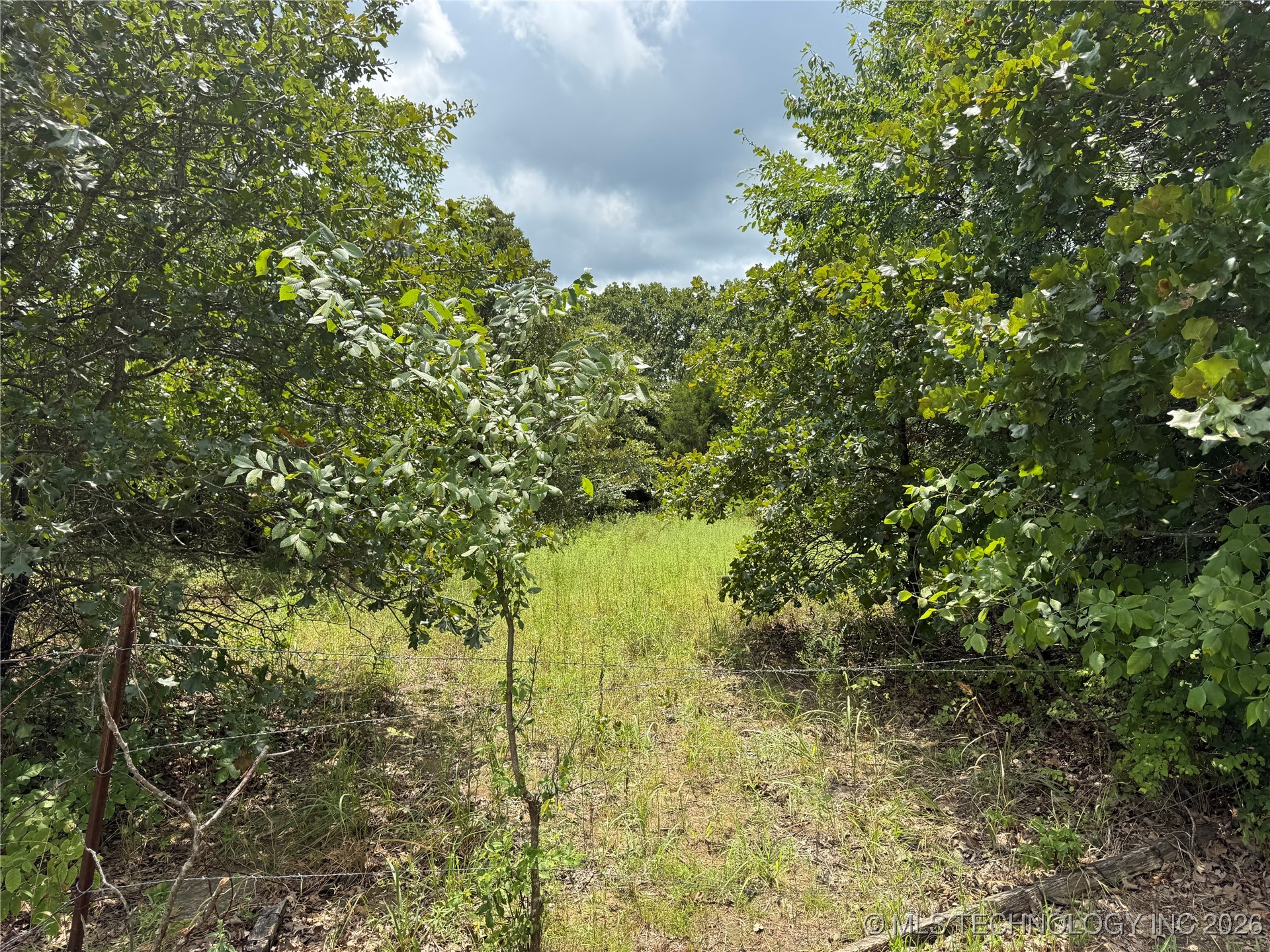 W Hickory Drive Property Photo 1