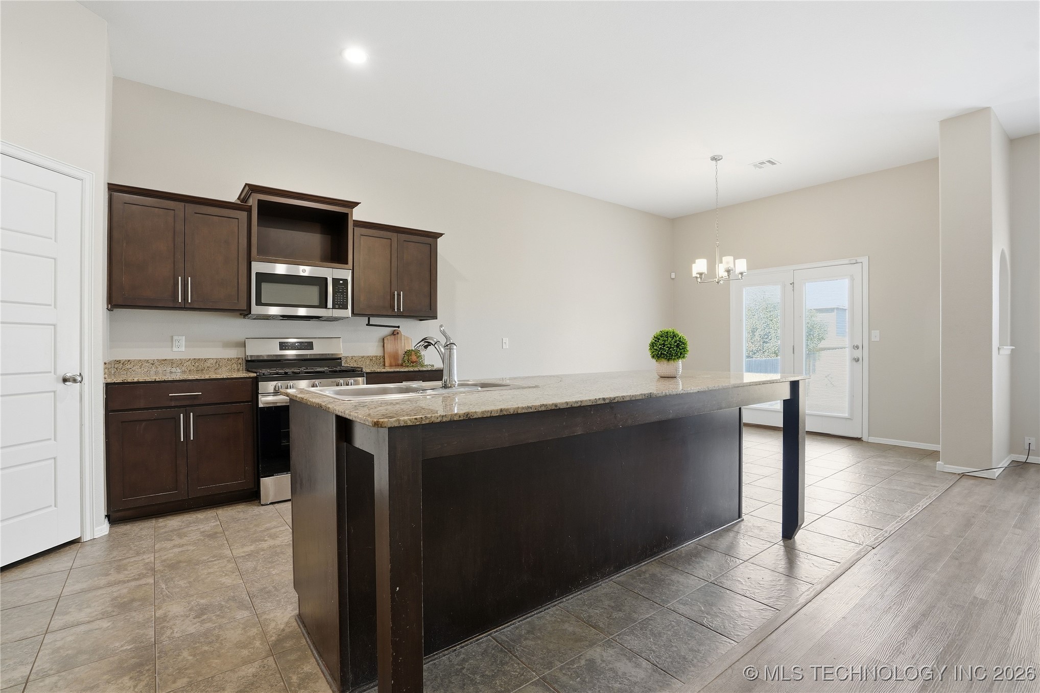 2123 E 132nd Place S Property Photo 10