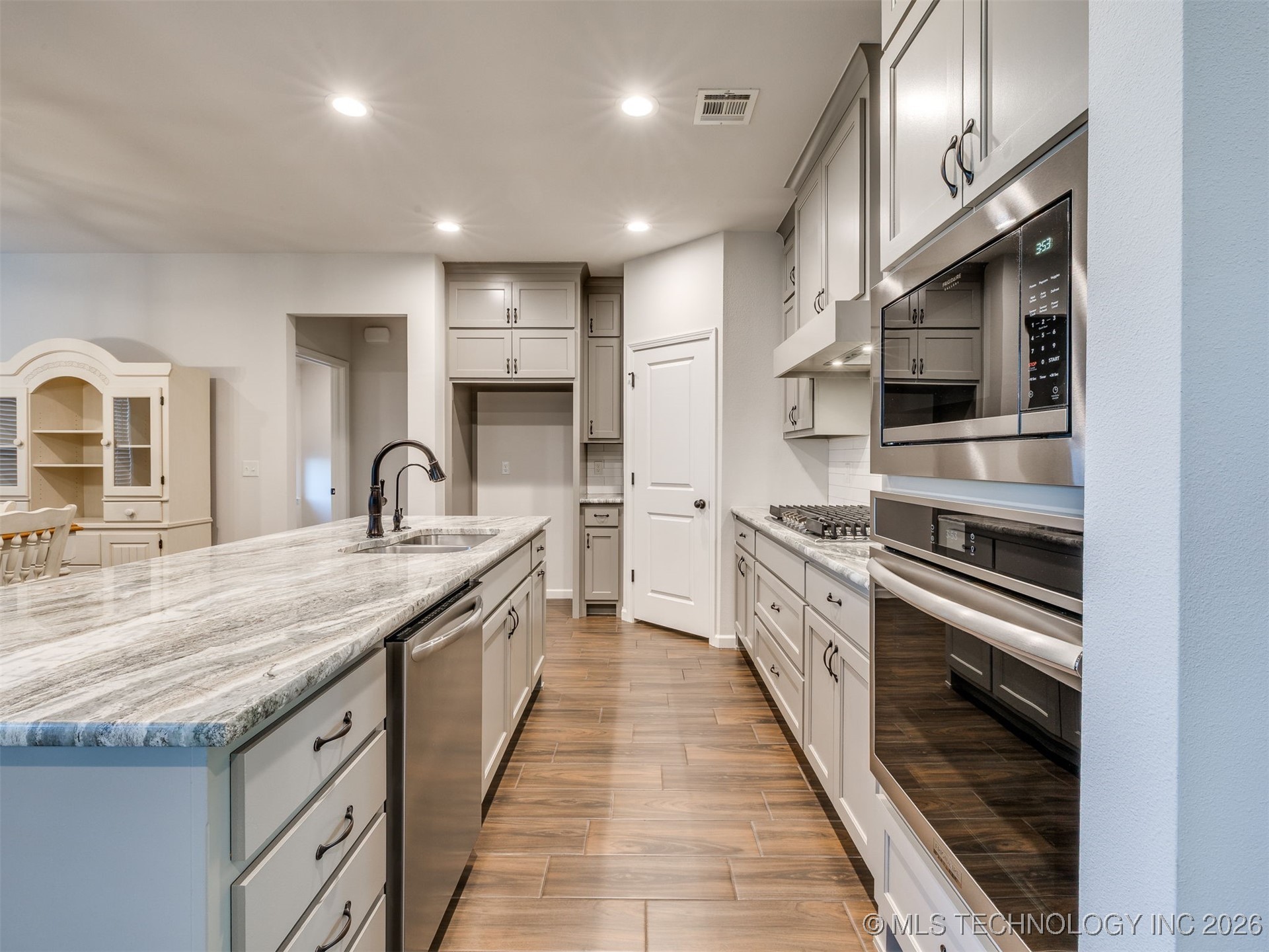 703 E 126th Street S Property Photo 27