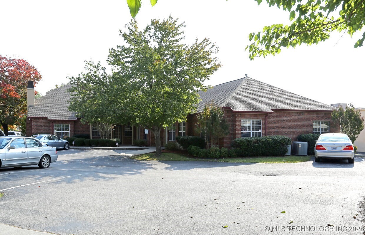 6939 S 69th East Avenue Property Photo 1