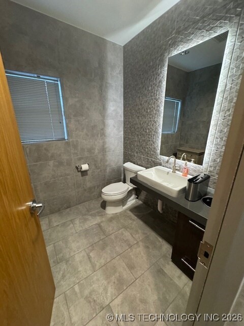 6939 S 69th East Avenue Property Photo 7