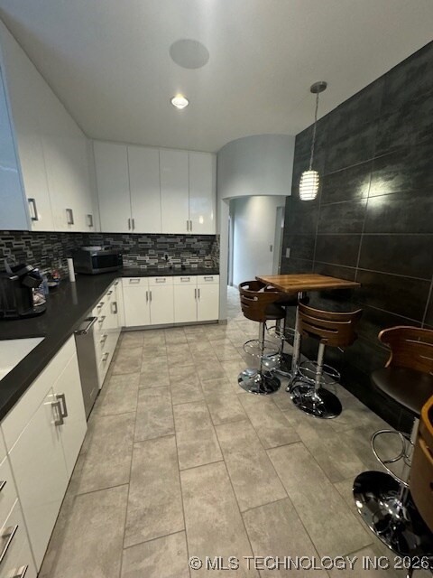 6939 S 69th East Avenue Property Photo 8