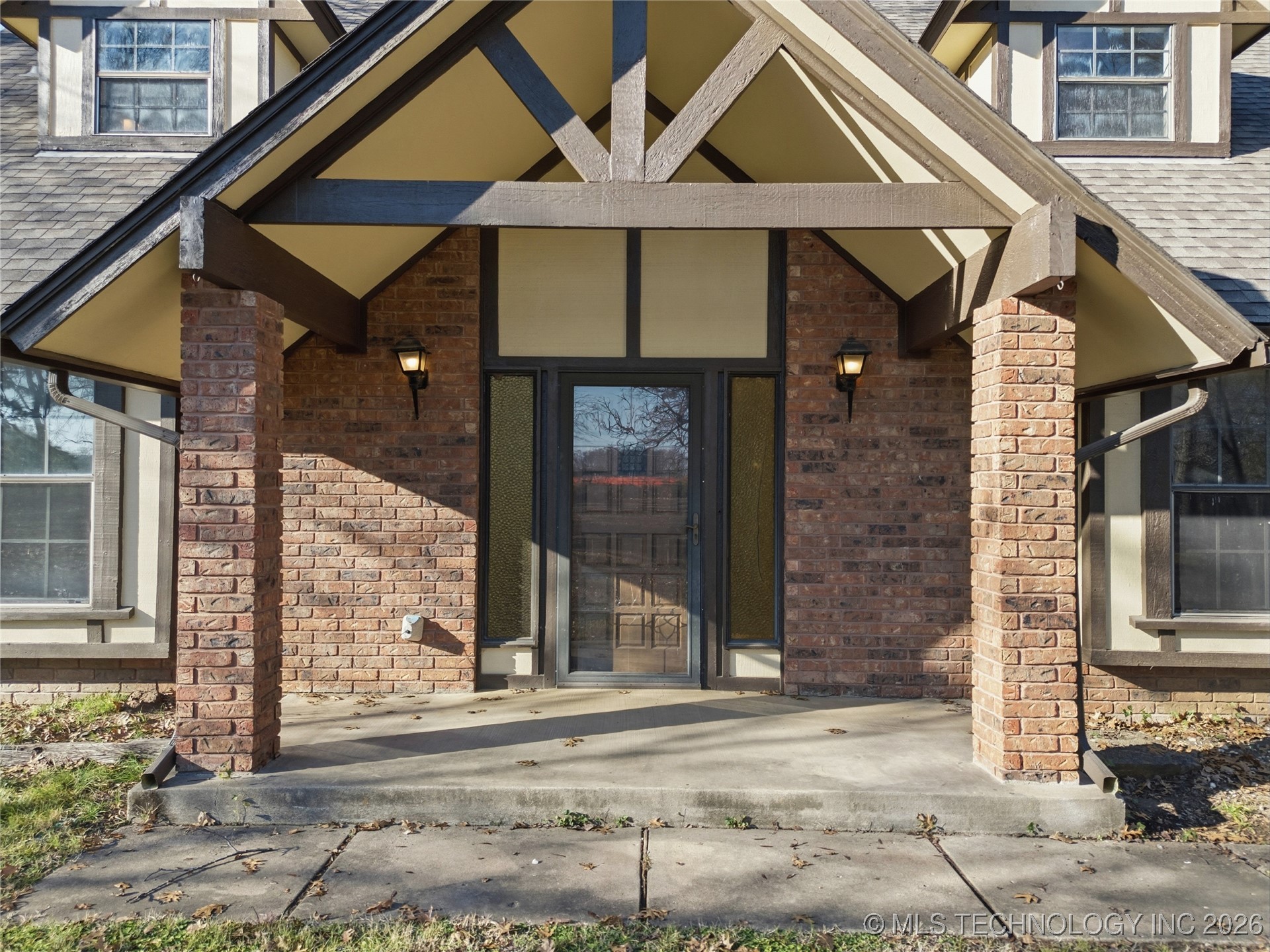 1032 S Cimarron Street Property Photo 2