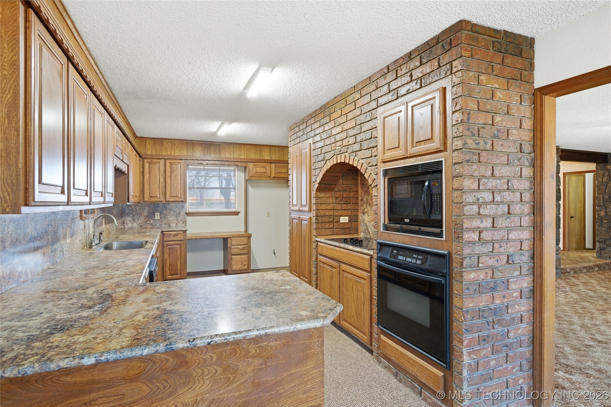 1032 S Cimarron Street Property Photo 7