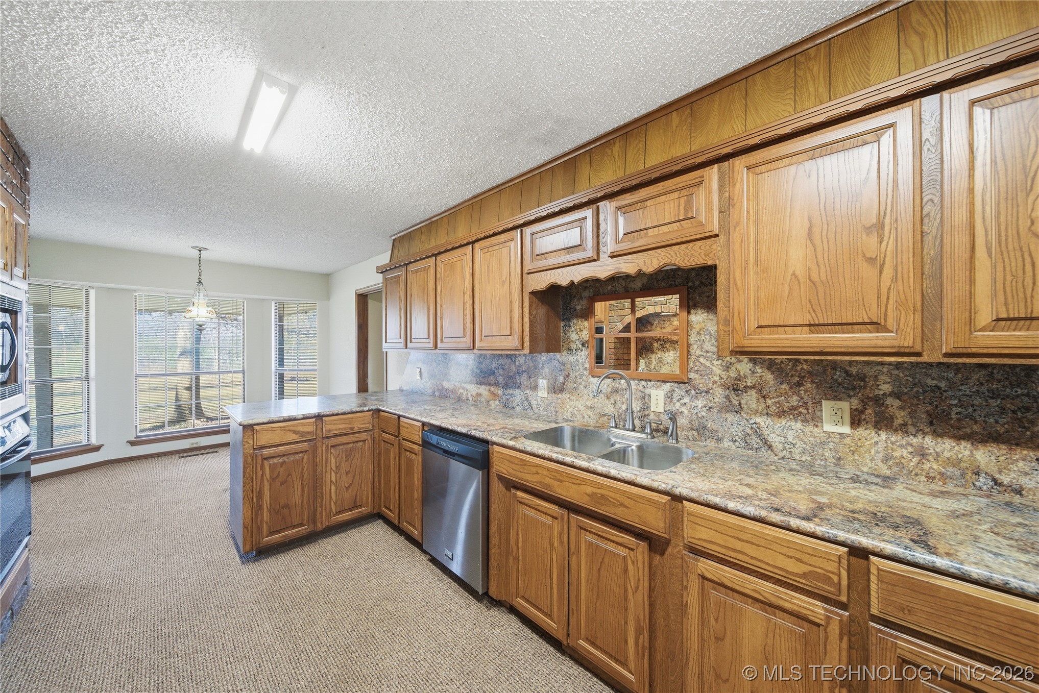 1032 S Cimarron Street Property Photo 9