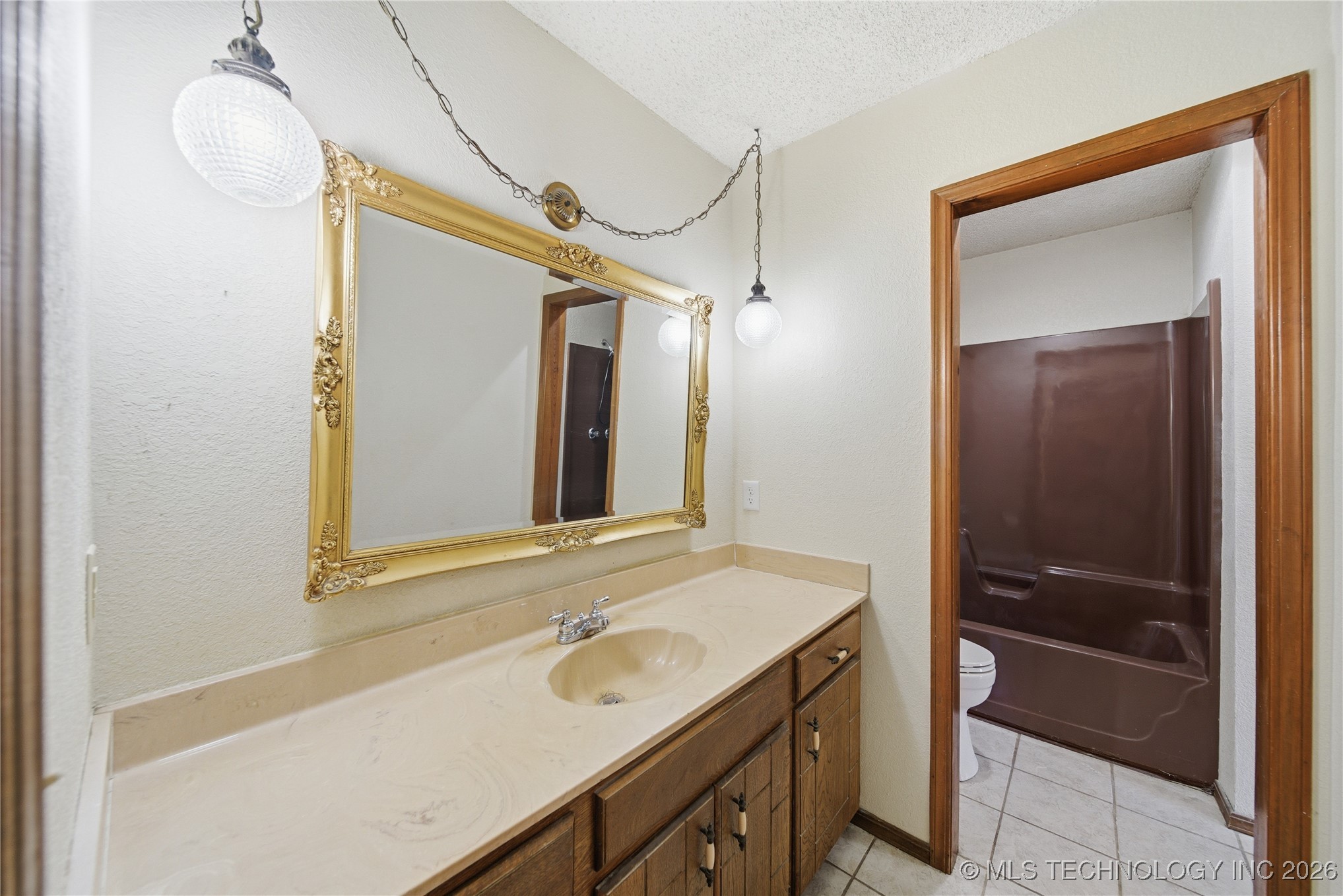 1032 S Cimarron Street Property Photo 14