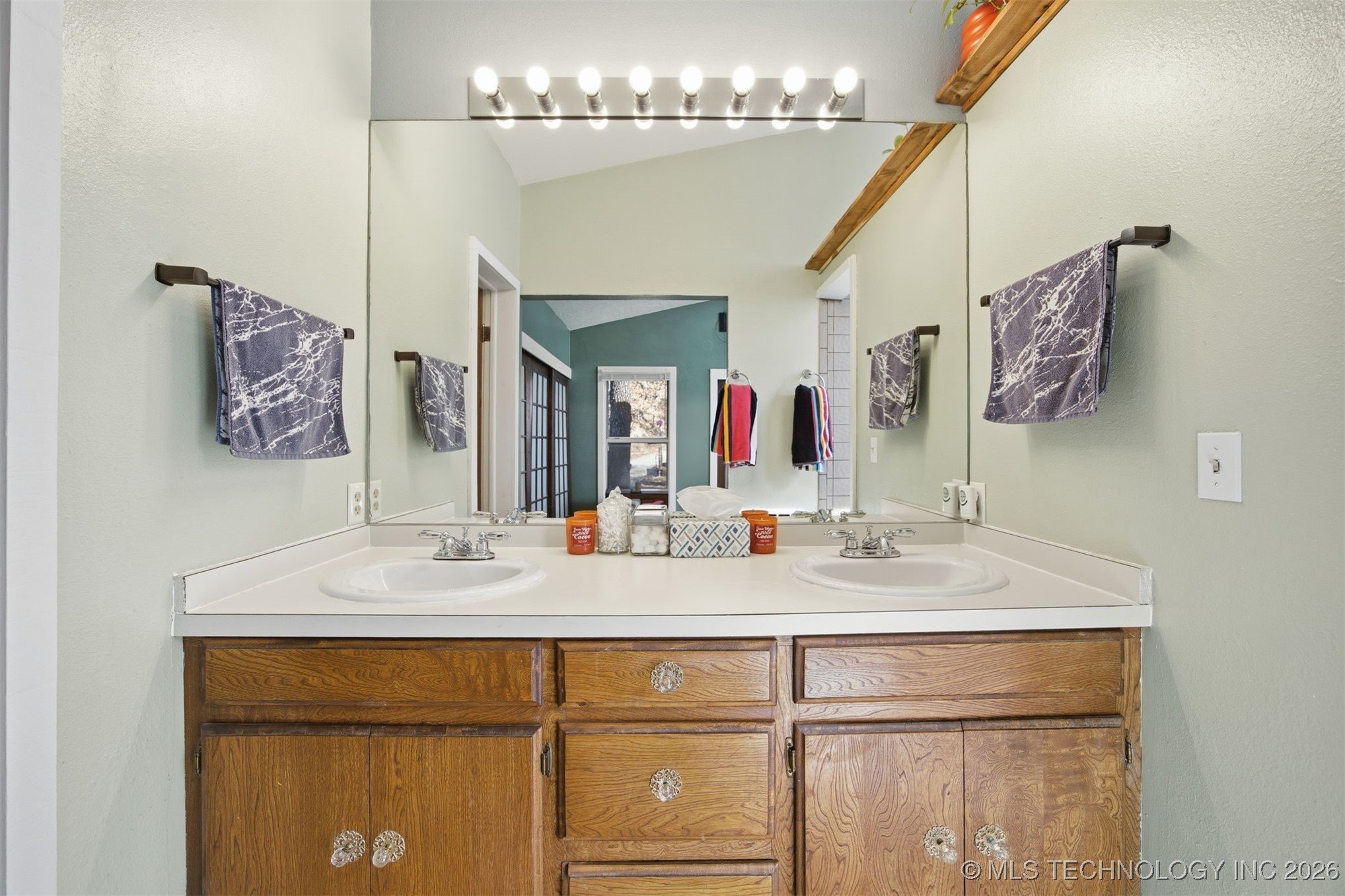 70 Acorn Lane Property Photo 13