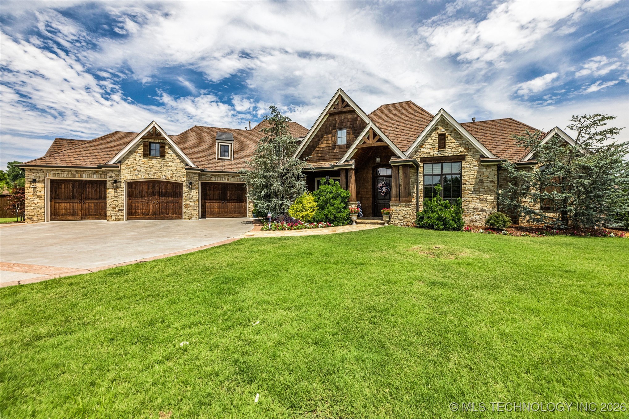 13533 S Lewis Avenue Property Photo 1