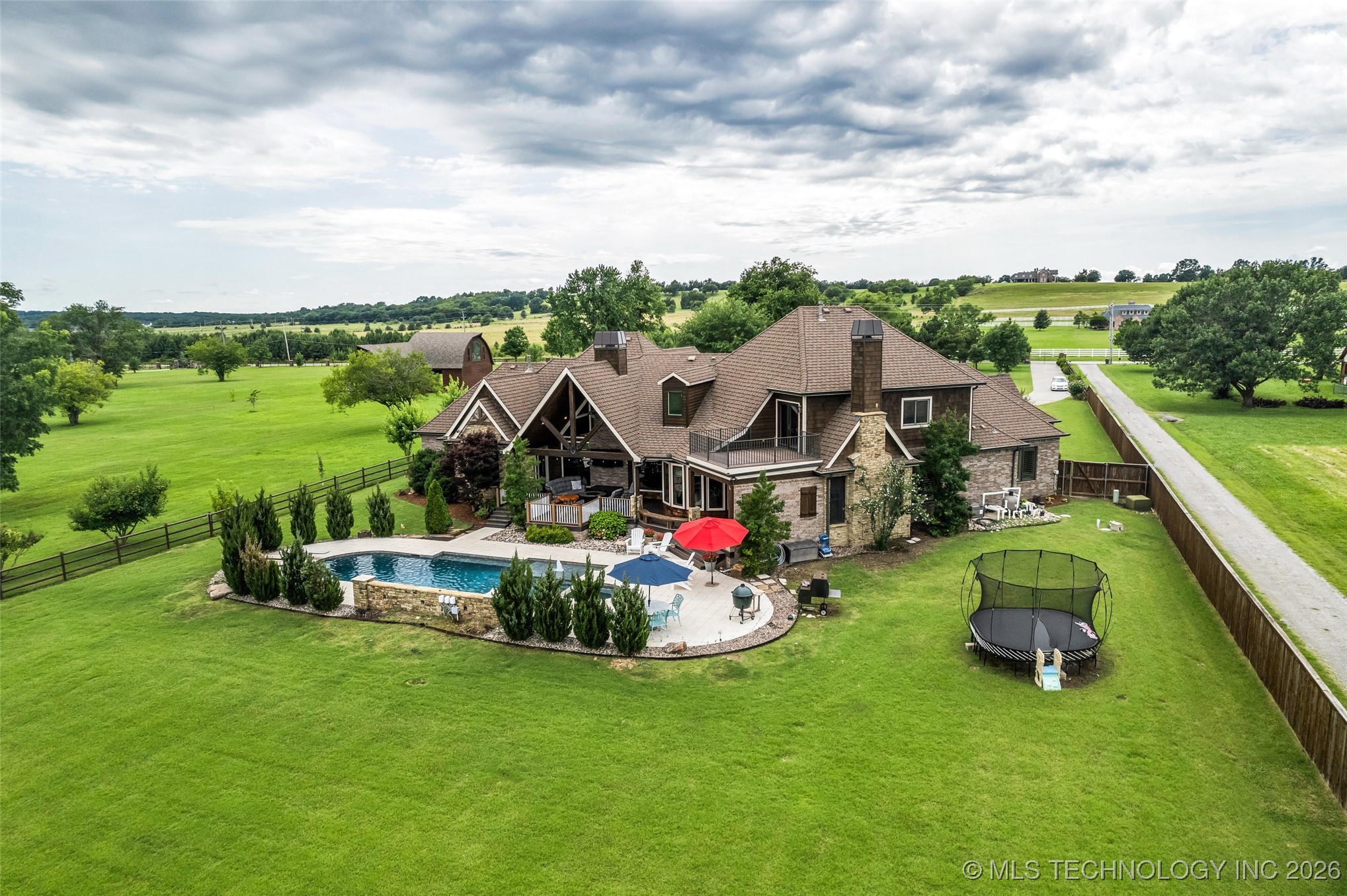 13533 S Lewis Avenue Property Photo 66