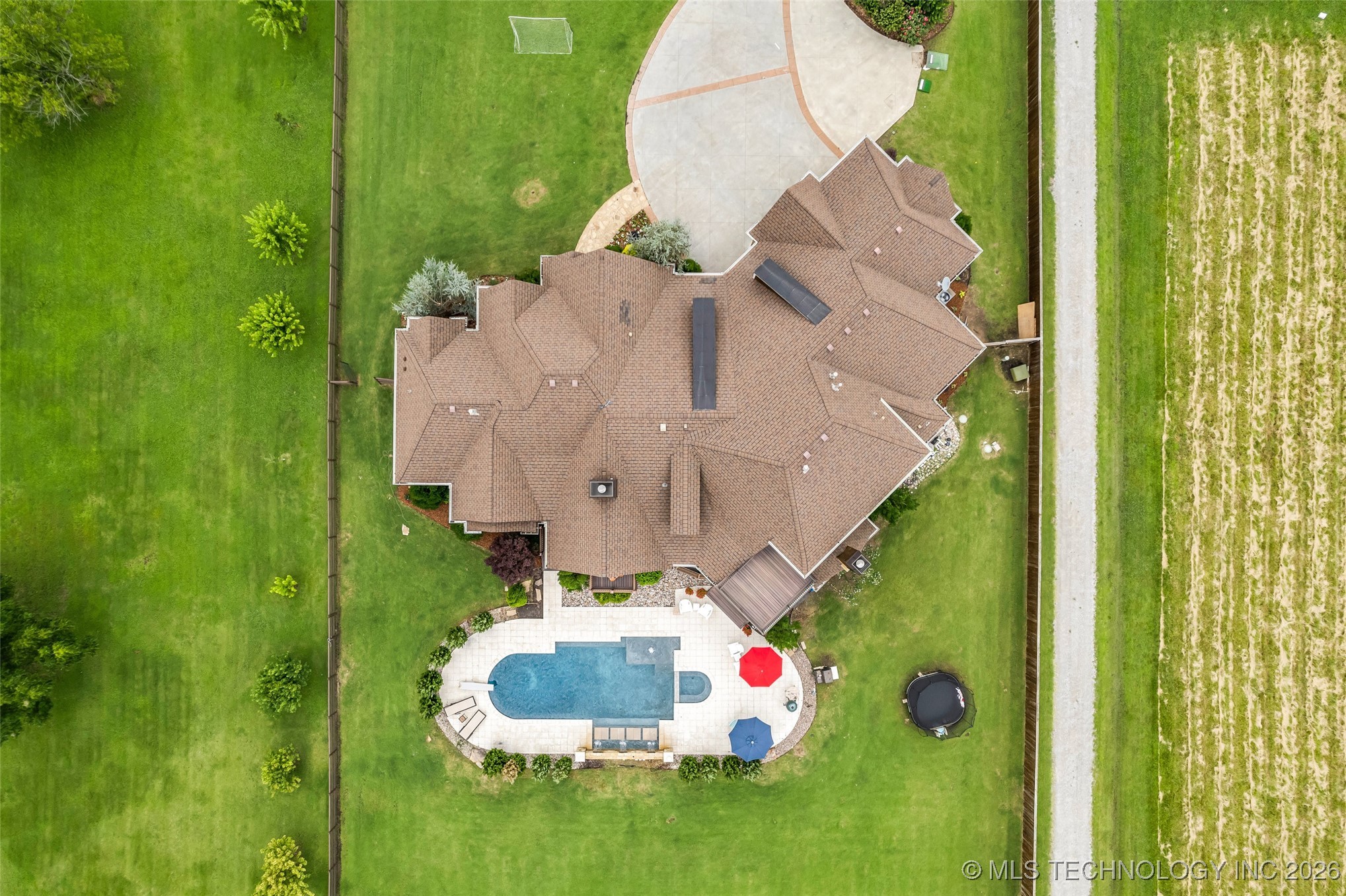 13533 S Lewis Avenue Property Photo 98