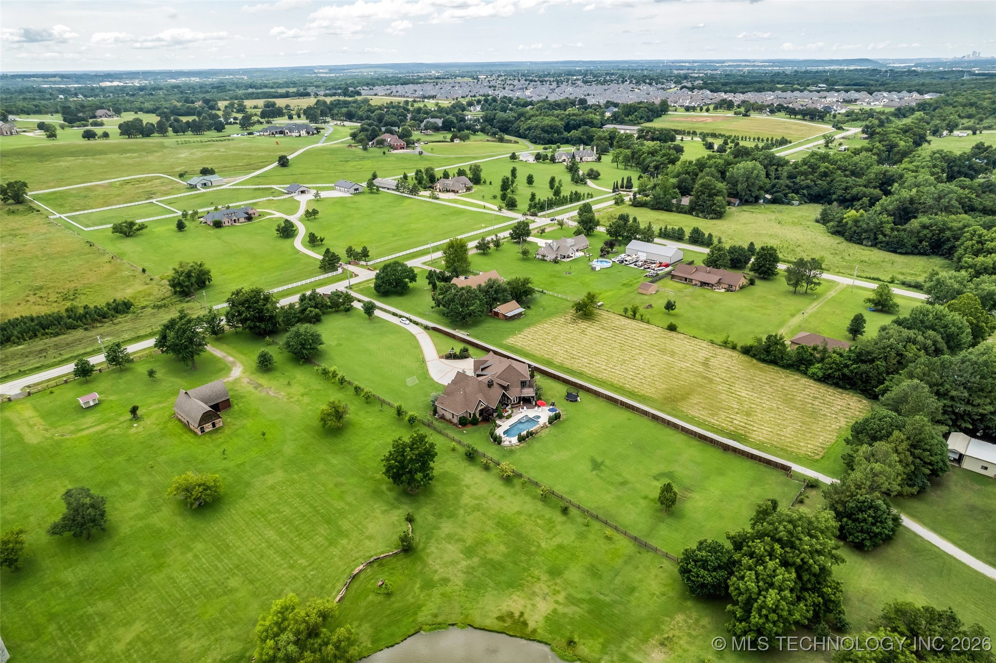 13533 S Lewis Avenue Property Photo 99