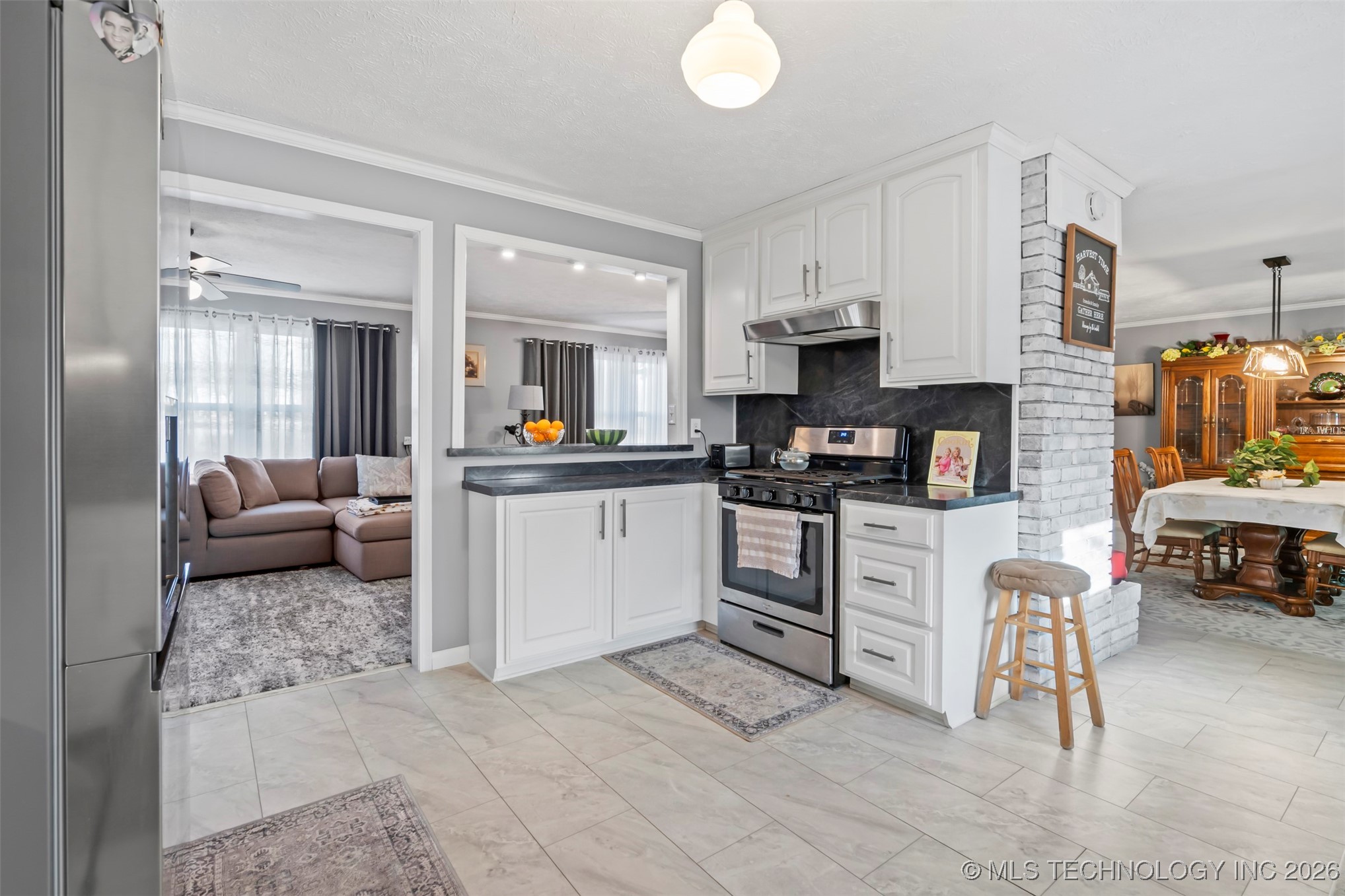 1189 E Tulsa Avenue Property Photo 6