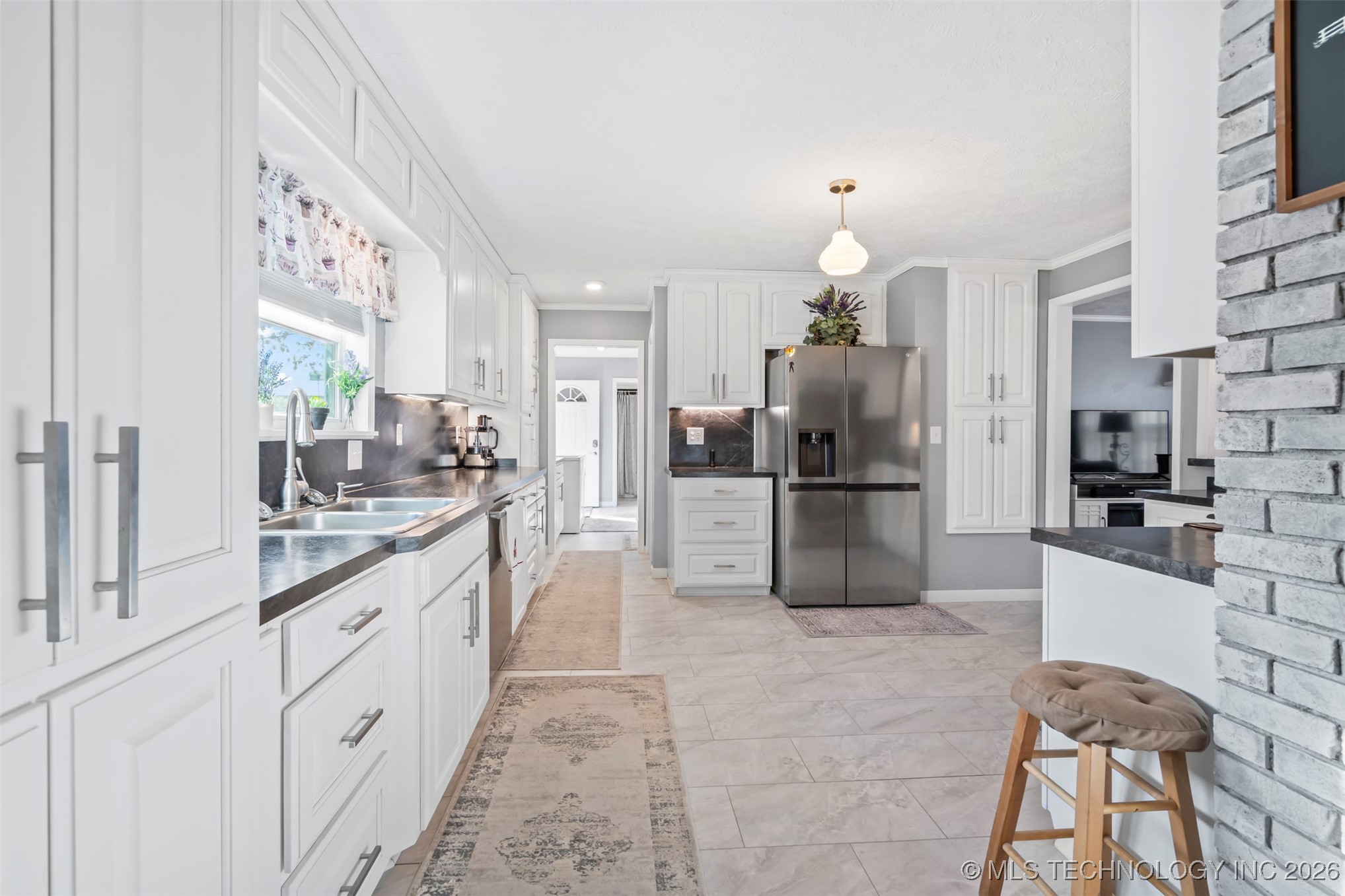 1189 E Tulsa Avenue Property Photo 7