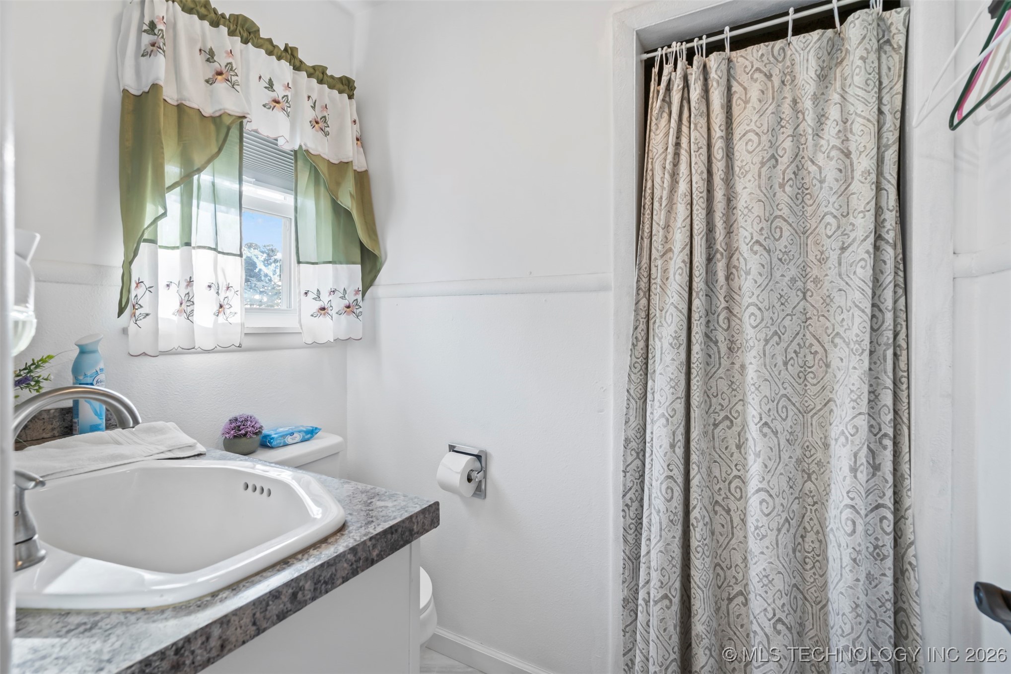 1189 E Tulsa Avenue Property Photo 16