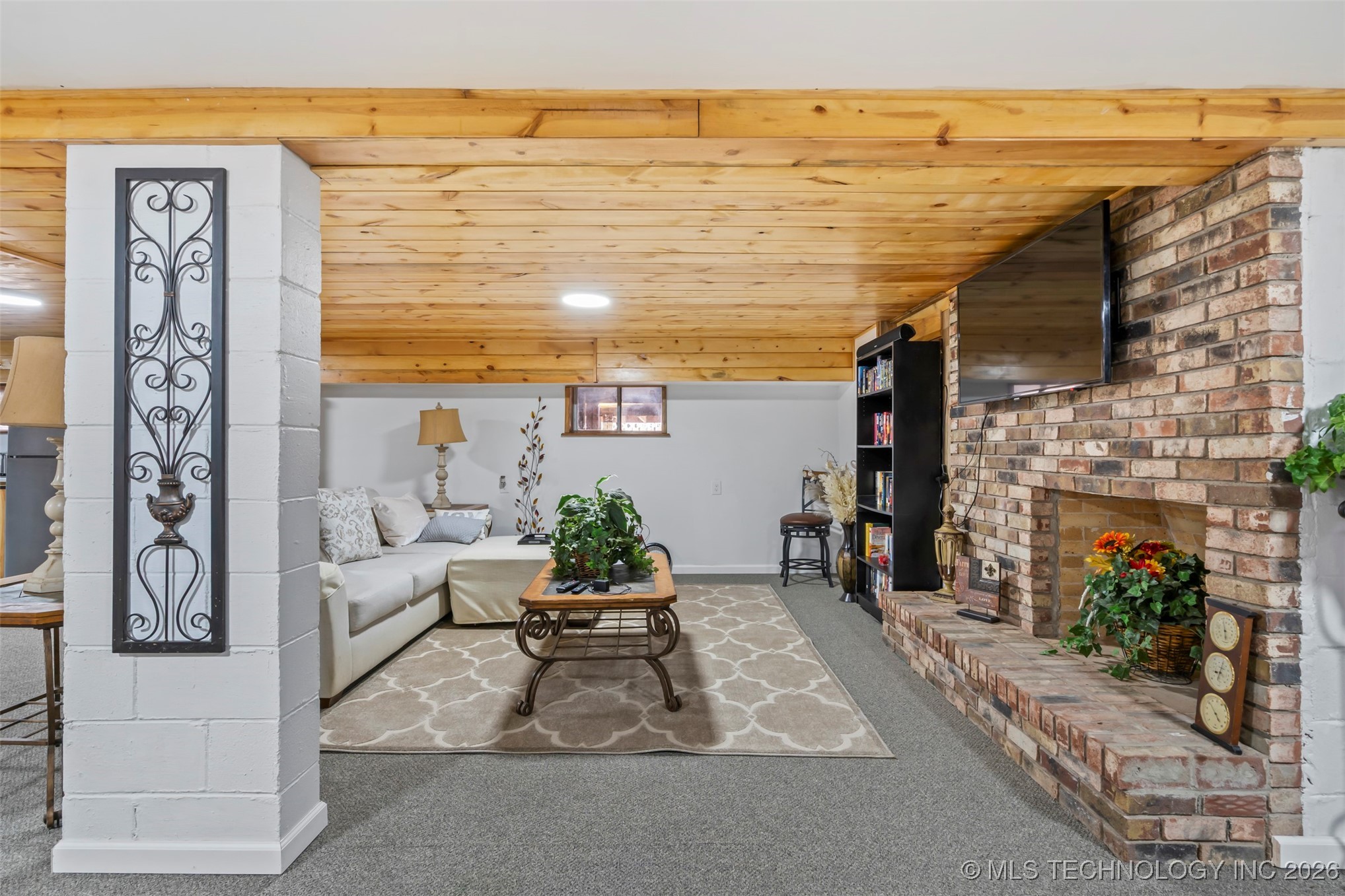 1189 E Tulsa Avenue Property Photo 18