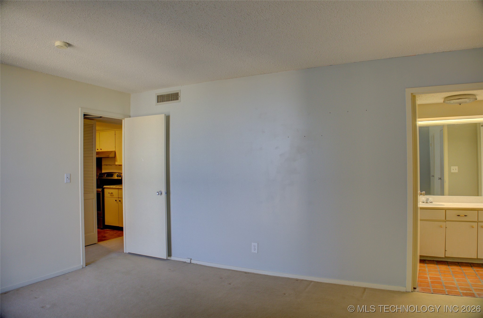 1502 S Boulder Avenue 18a Property Photo 17
