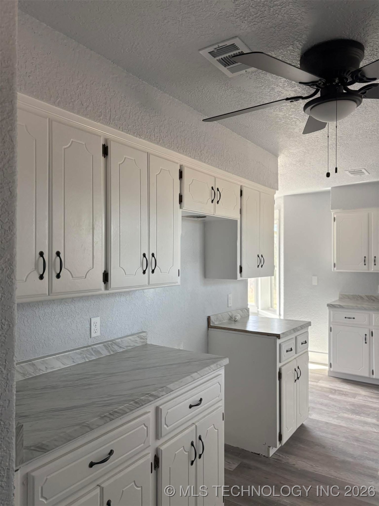 401 W H Avenue Property Photo 11