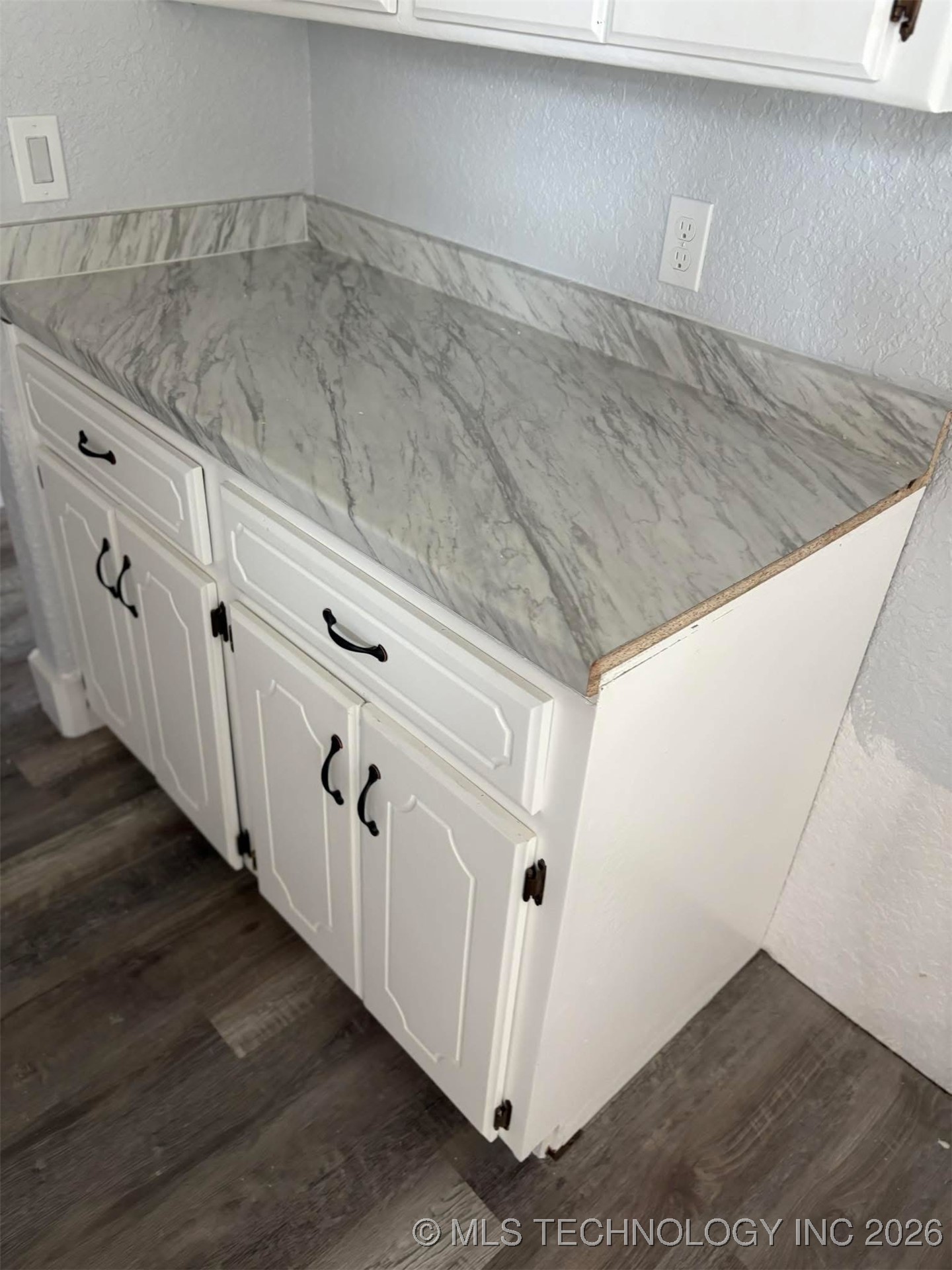 401 W H Avenue Property Photo 12