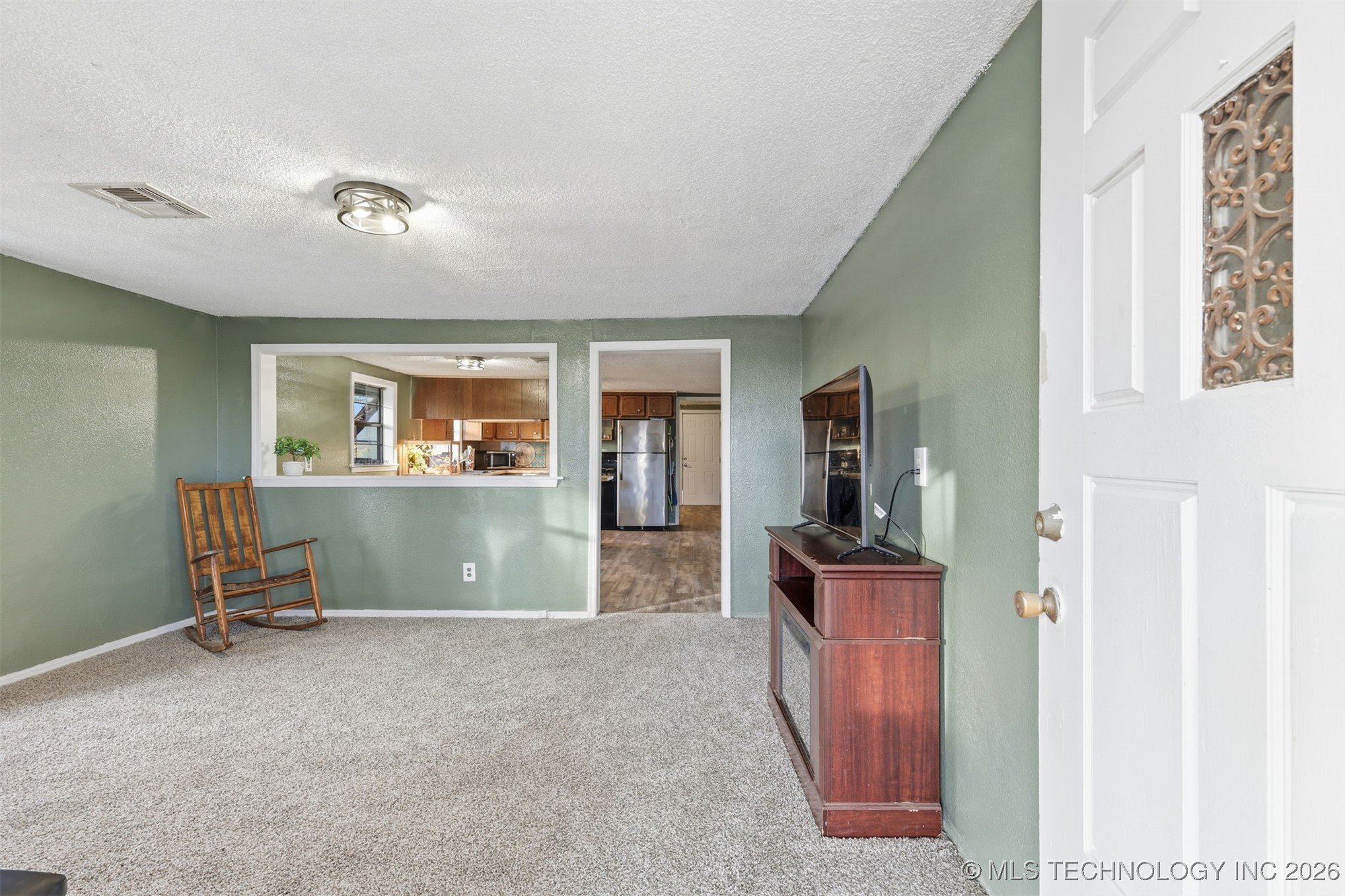 147 E Dale Street Property Photo 5