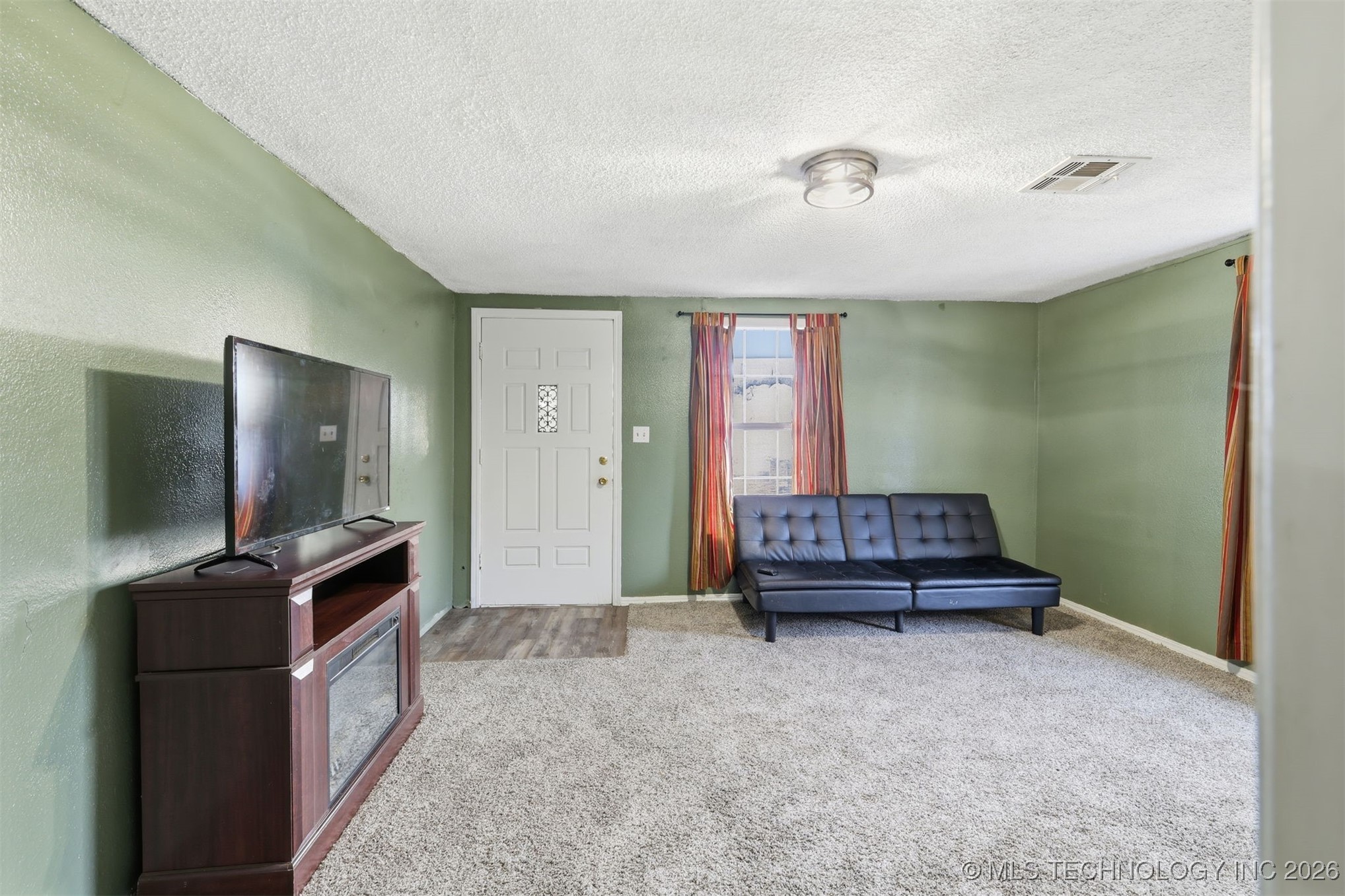 147 E Dale Street Property Photo 6