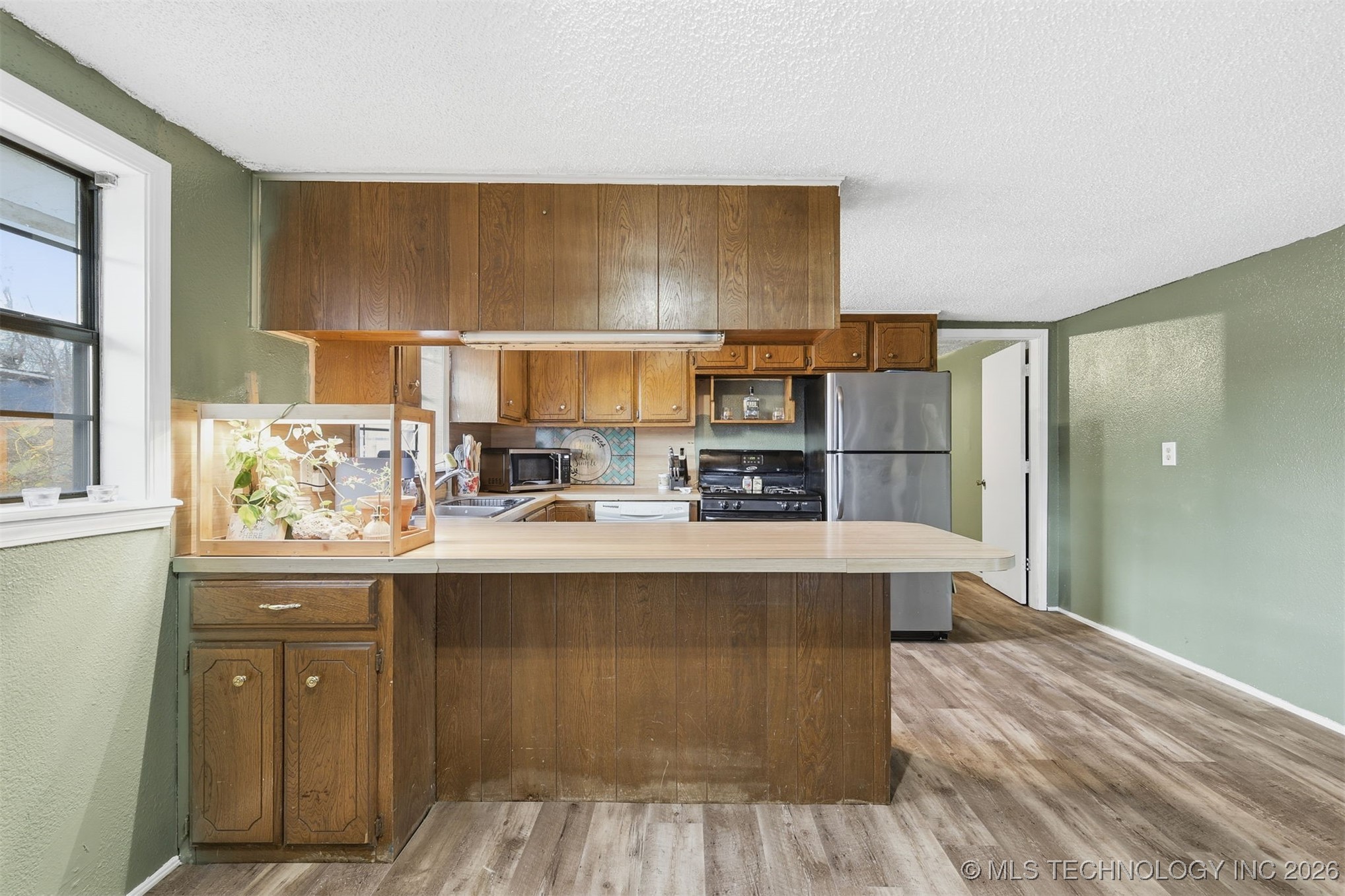 147 E Dale Street Property Photo 7