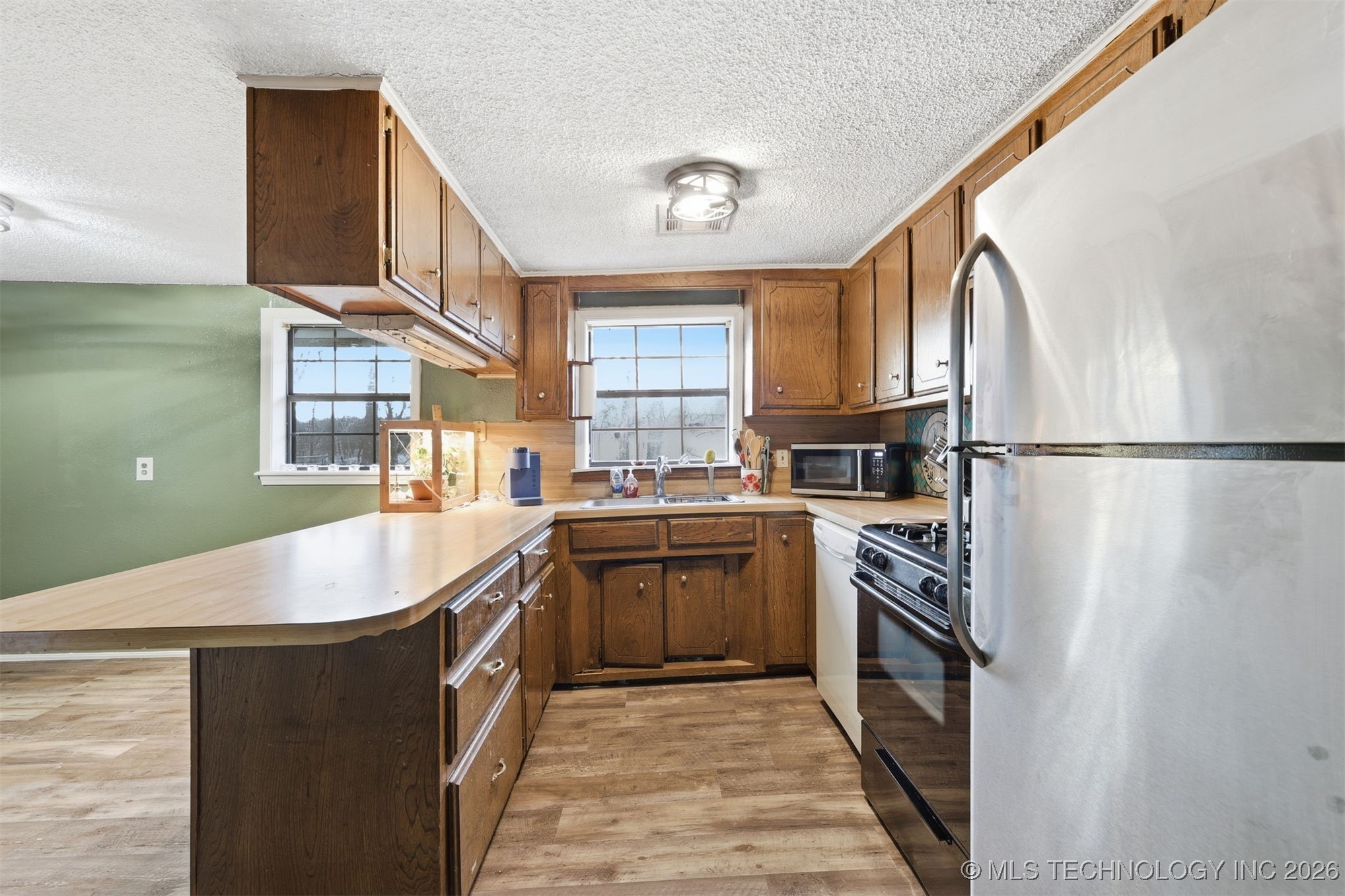 147 E Dale Street Property Photo 8