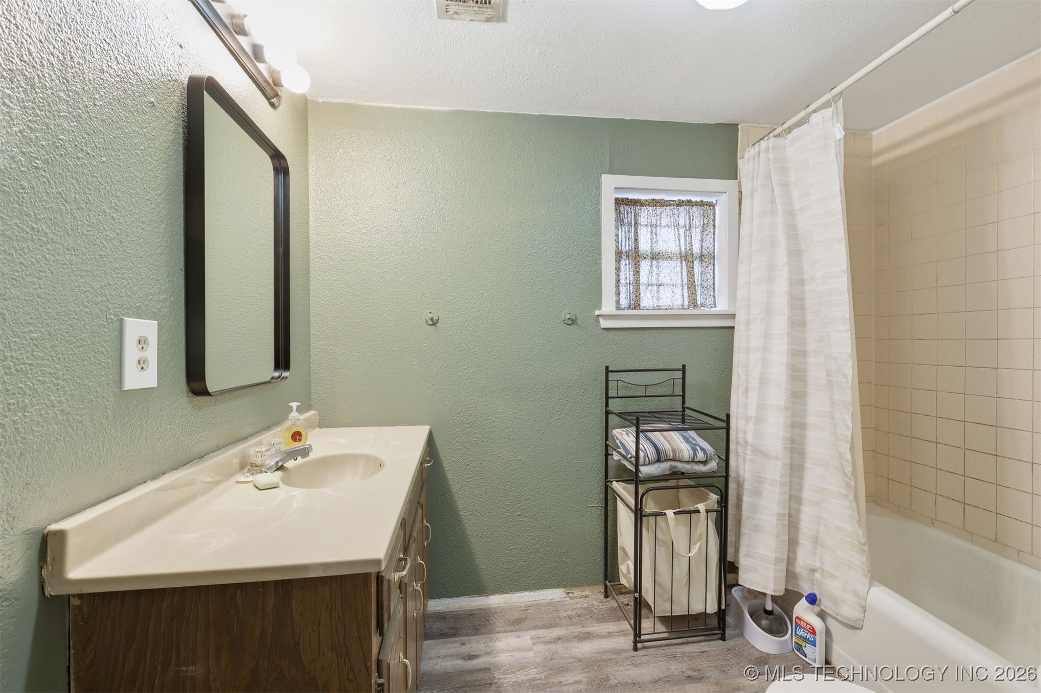 147 E Dale Street Property Photo 15