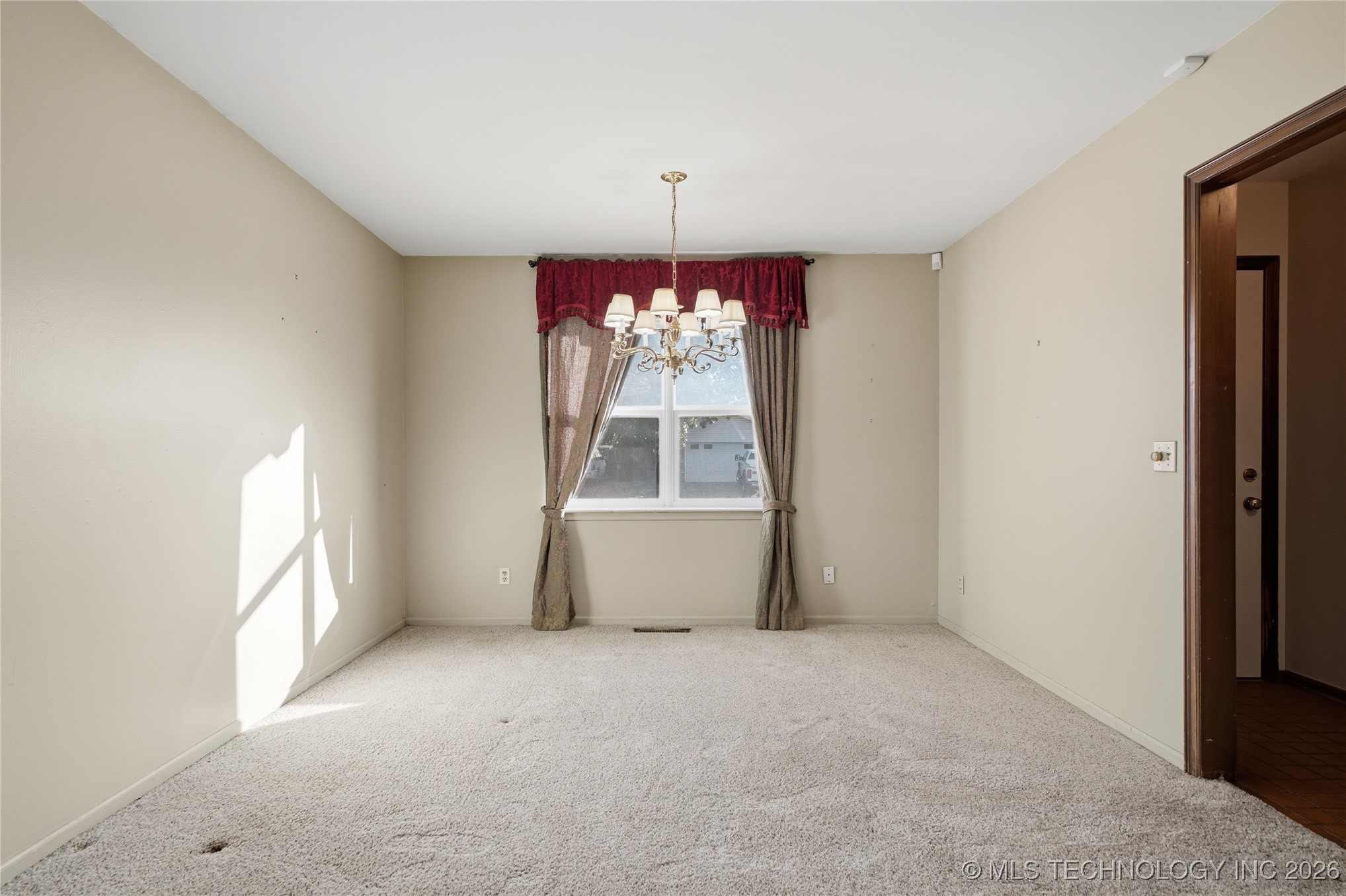 5680 S Boston Avenue Property Photo 4