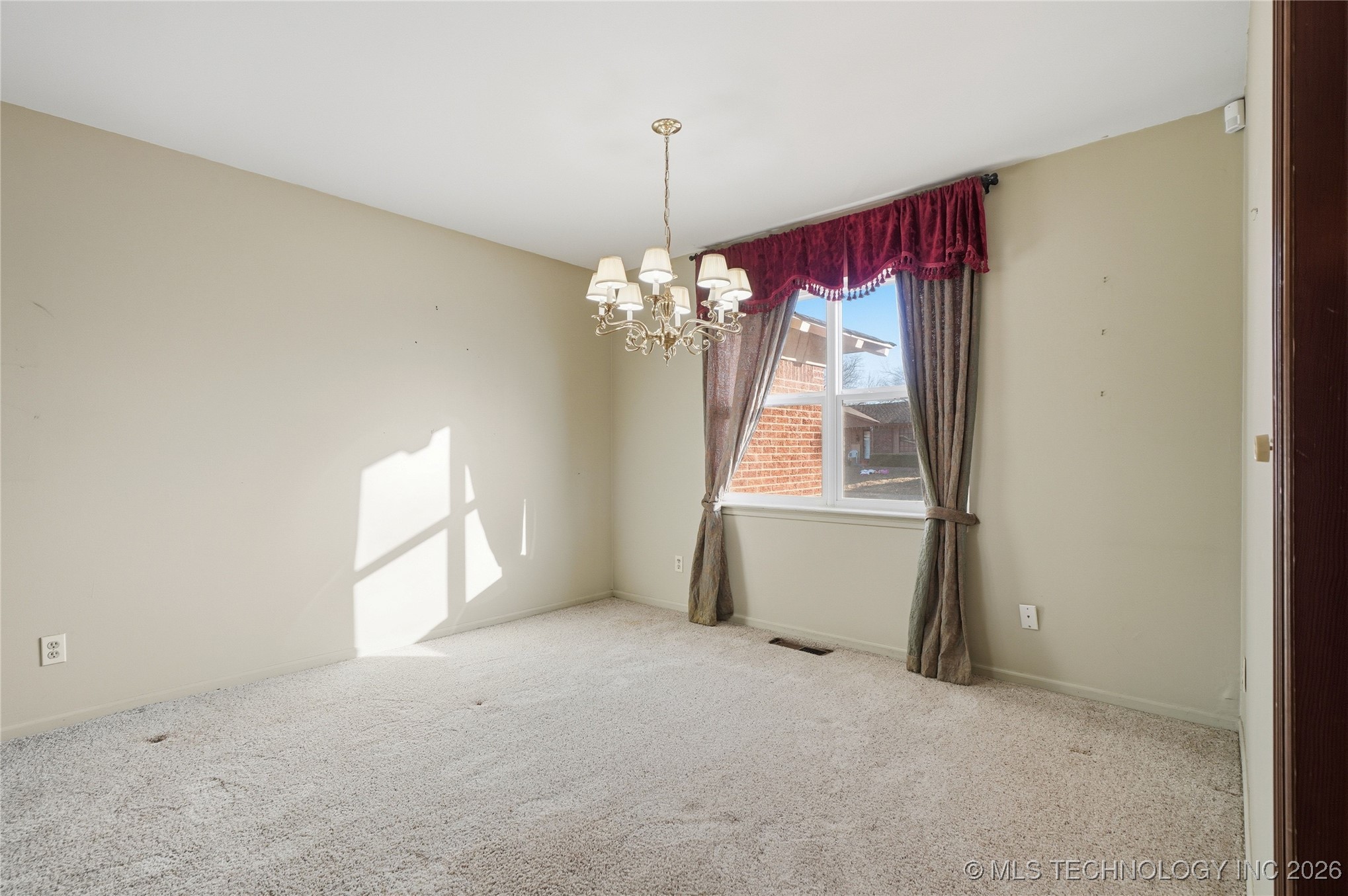5680 S Boston Avenue Property Photo 6