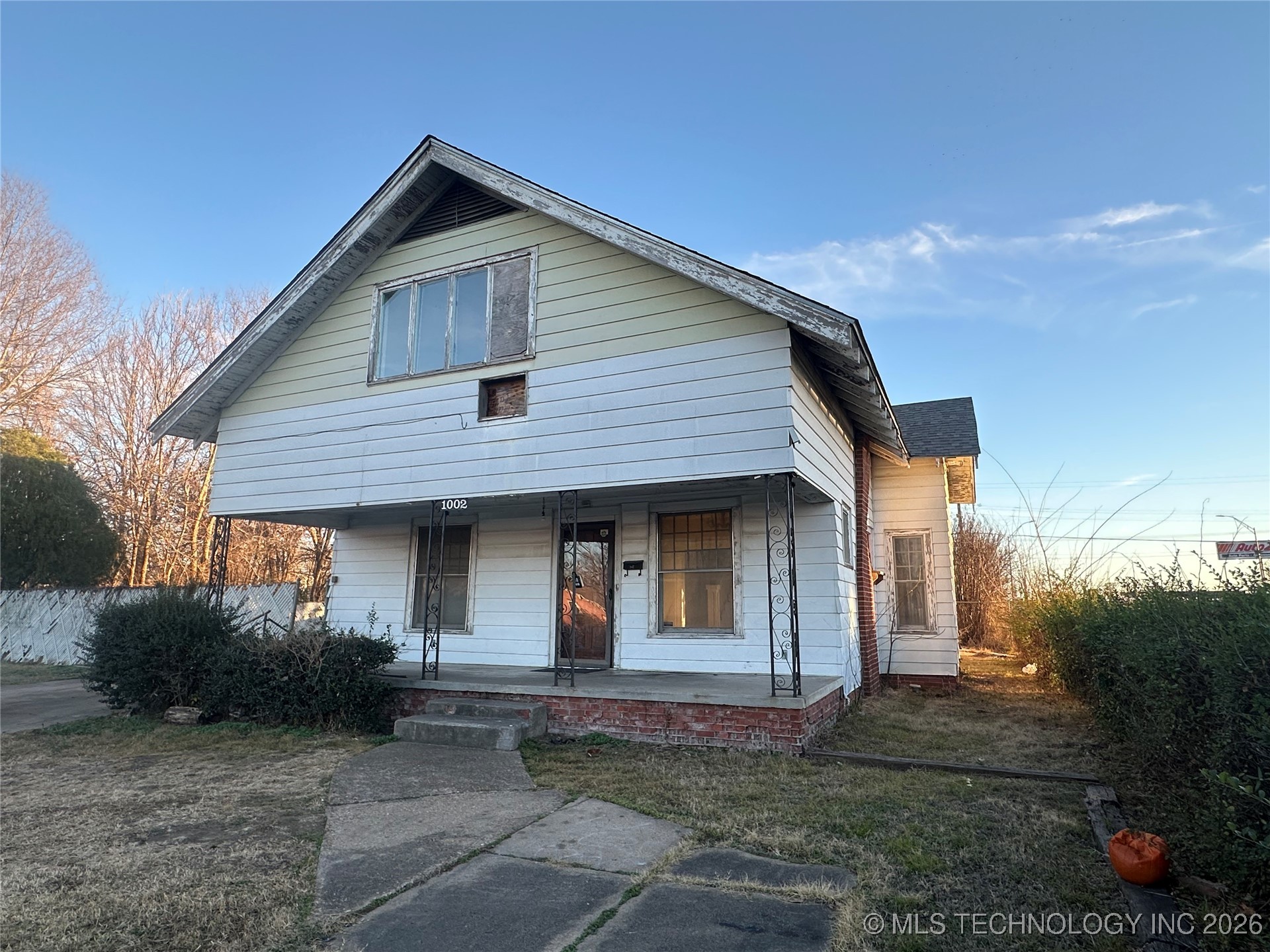 1002 E 3rd Street Property Photo 2