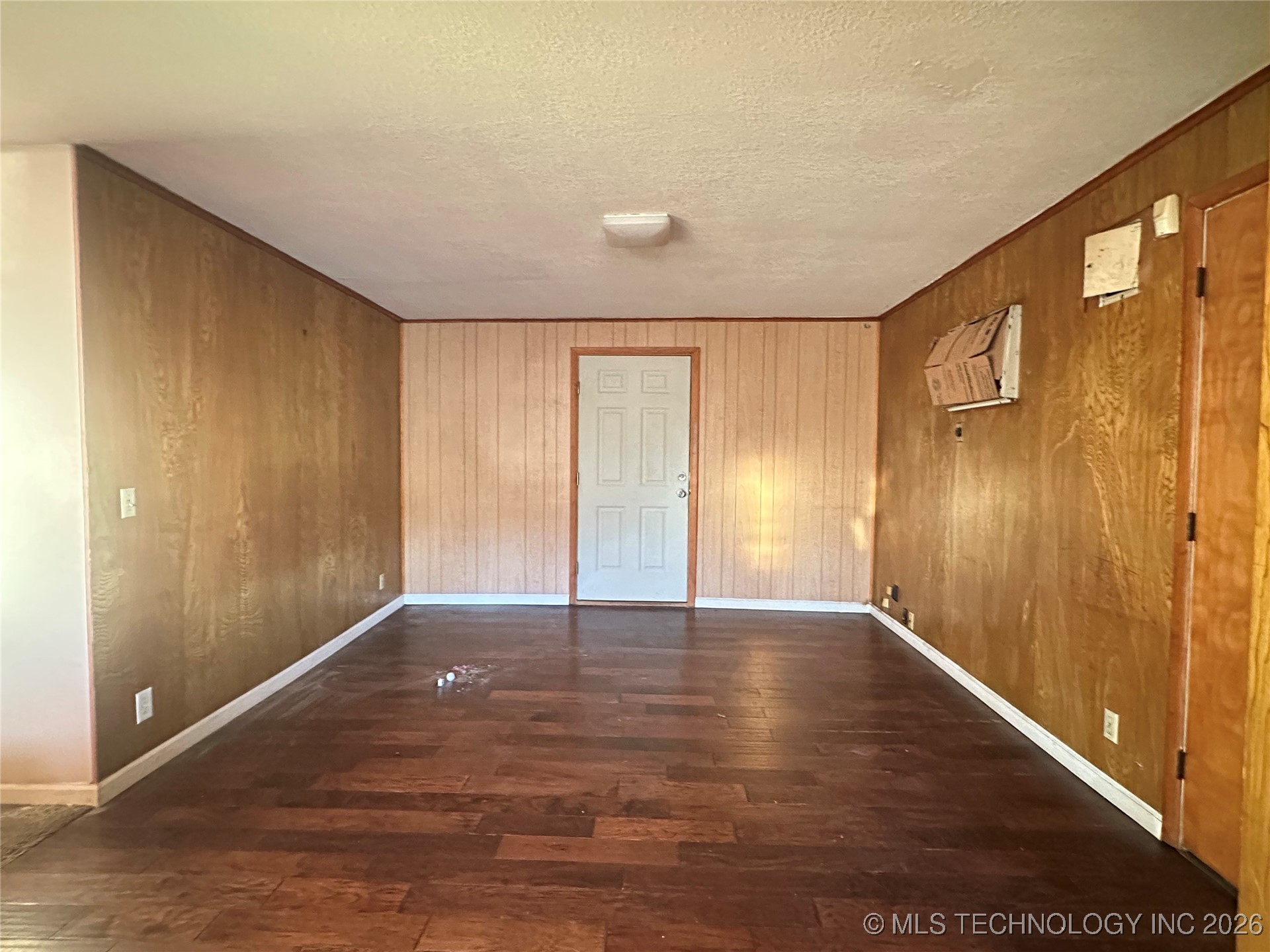 1002 E 3rd Street Property Photo 11