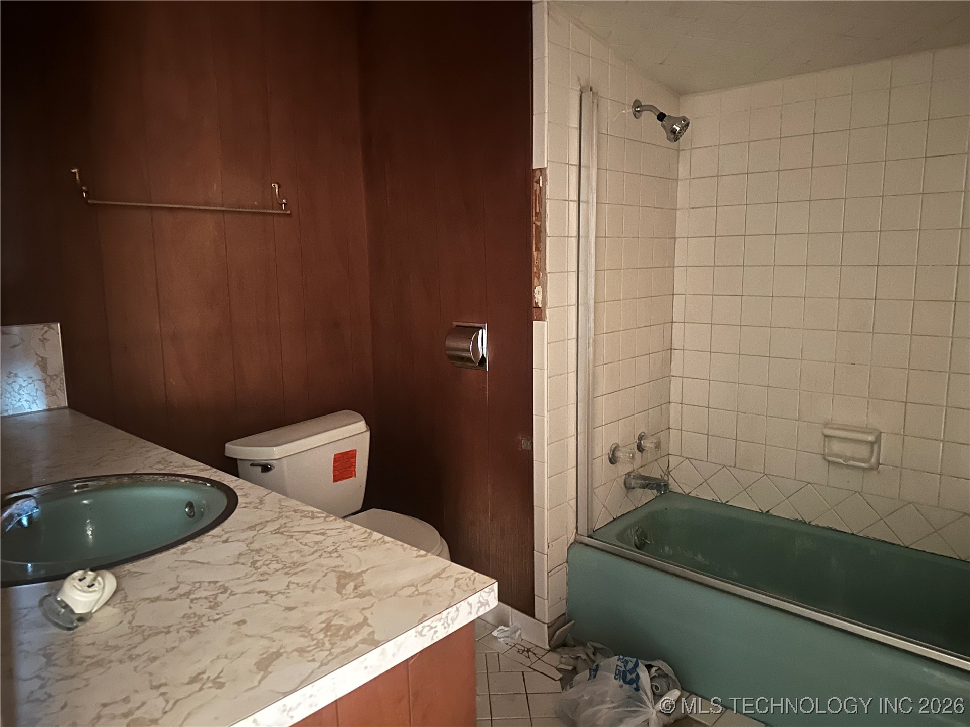 1002 E 3rd Street Property Photo 13