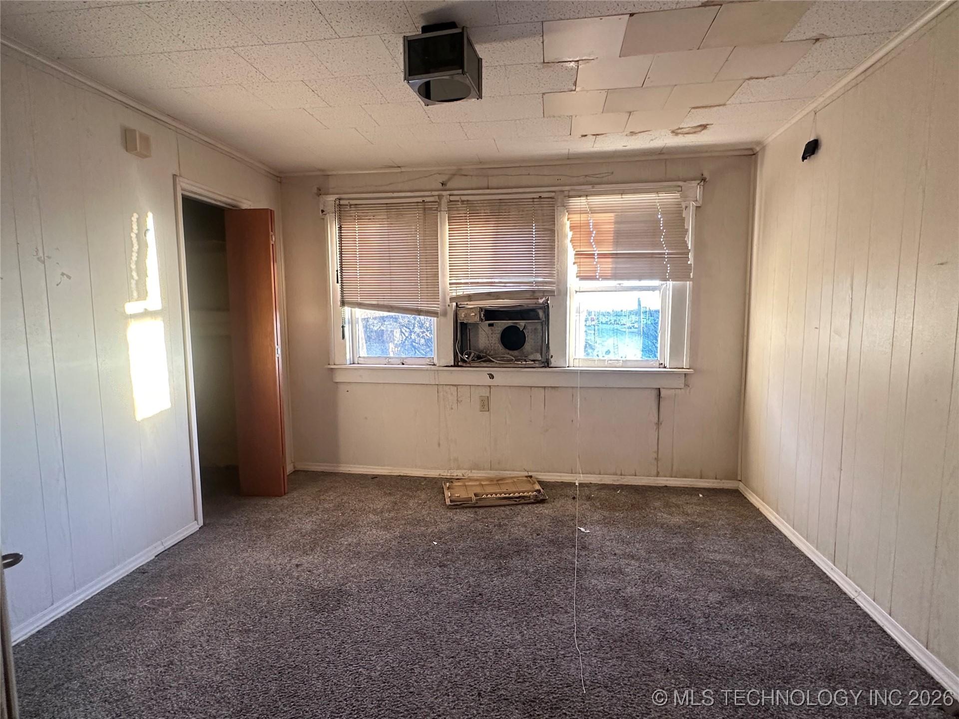 1002 E 3rd Street Property Photo 14