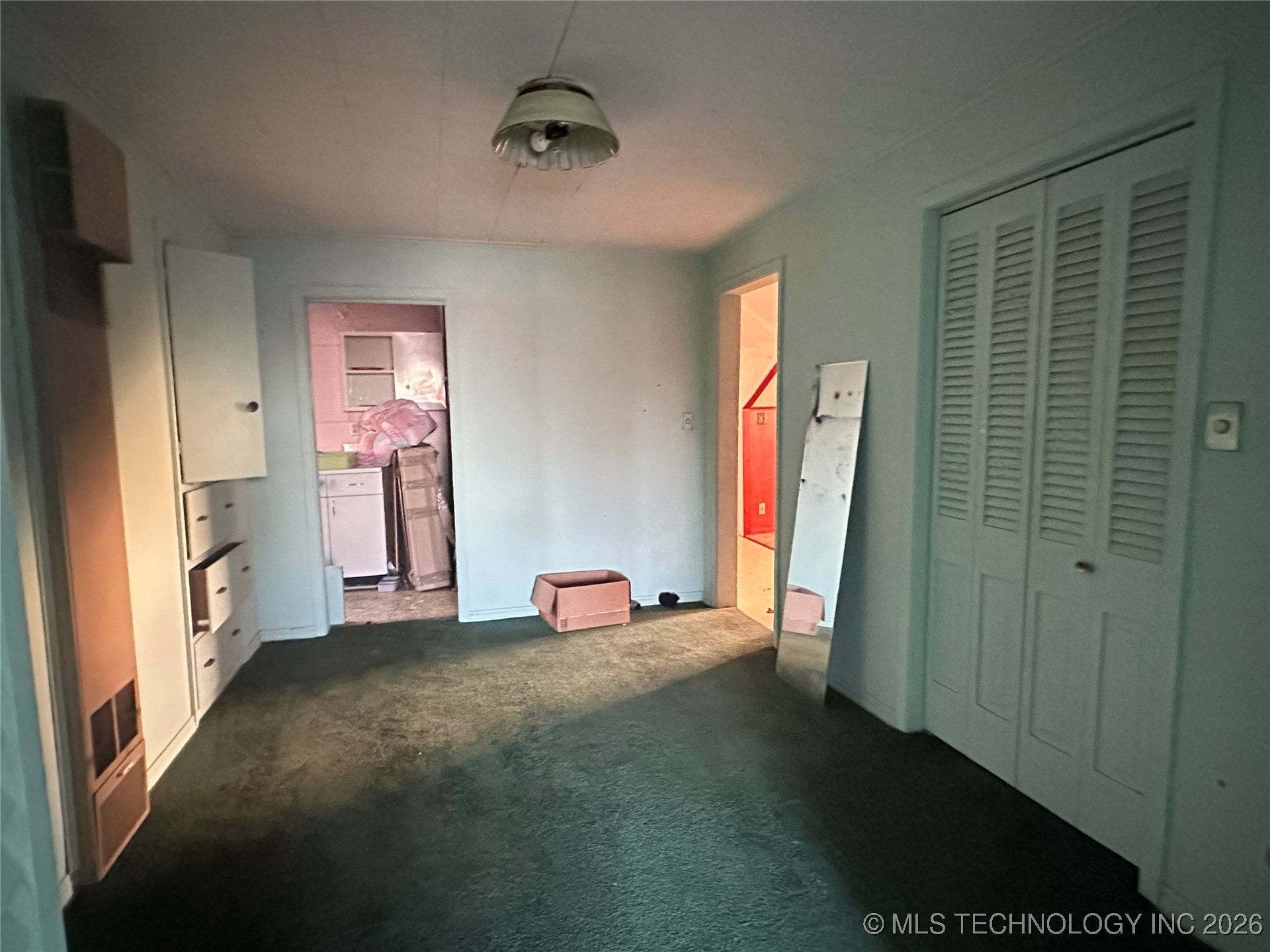 1002 E 3rd Street Property Photo 17