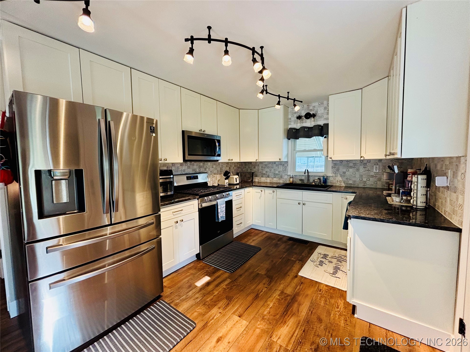 401 High Street Property Photo 12