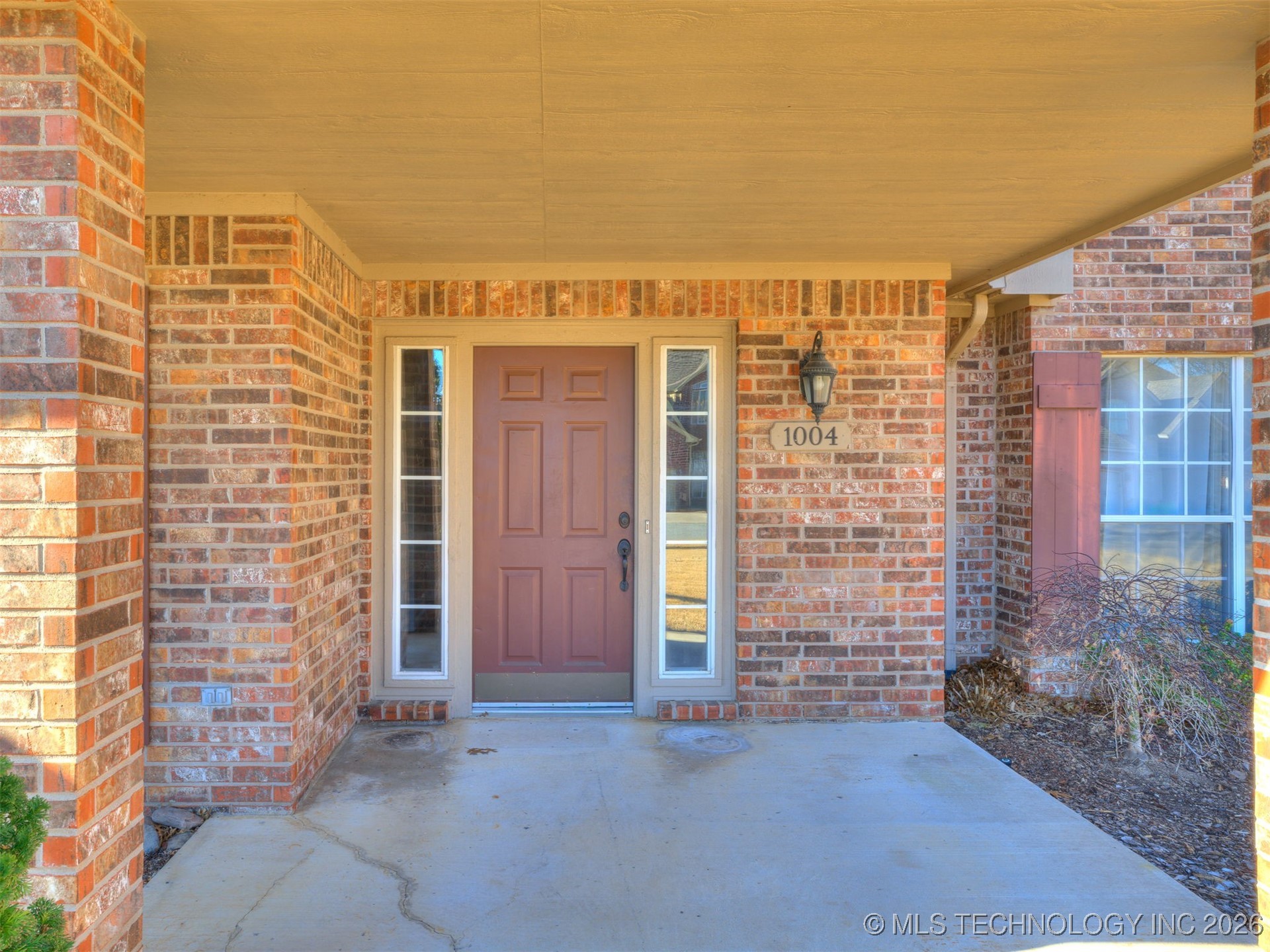 1004 S Yellowood Avenue Property Photo 4