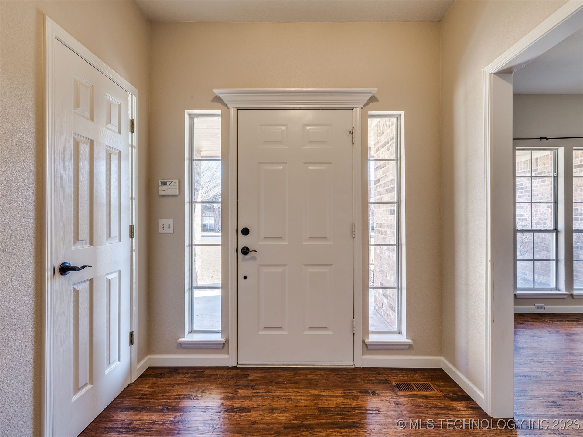 1004 S Yellowood Avenue Property Photo 7