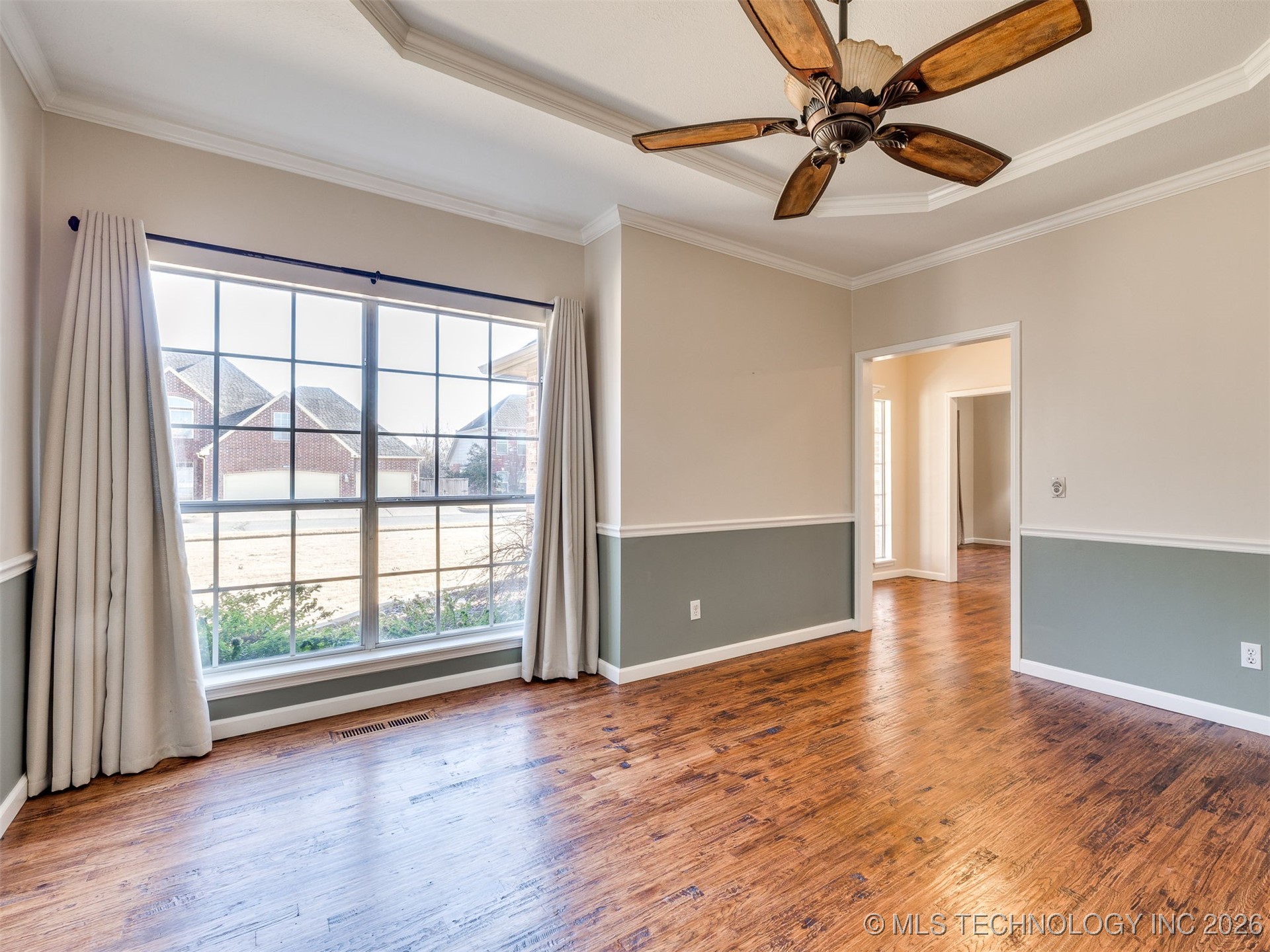 1004 S Yellowood Avenue Property Photo 14