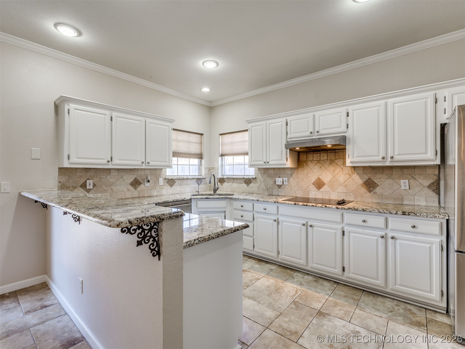 1004 S Yellowood Avenue Property Photo 17