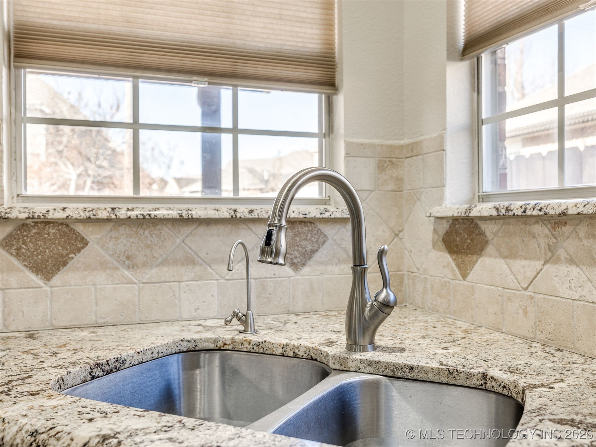 1004 S Yellowood Avenue Property Photo 22