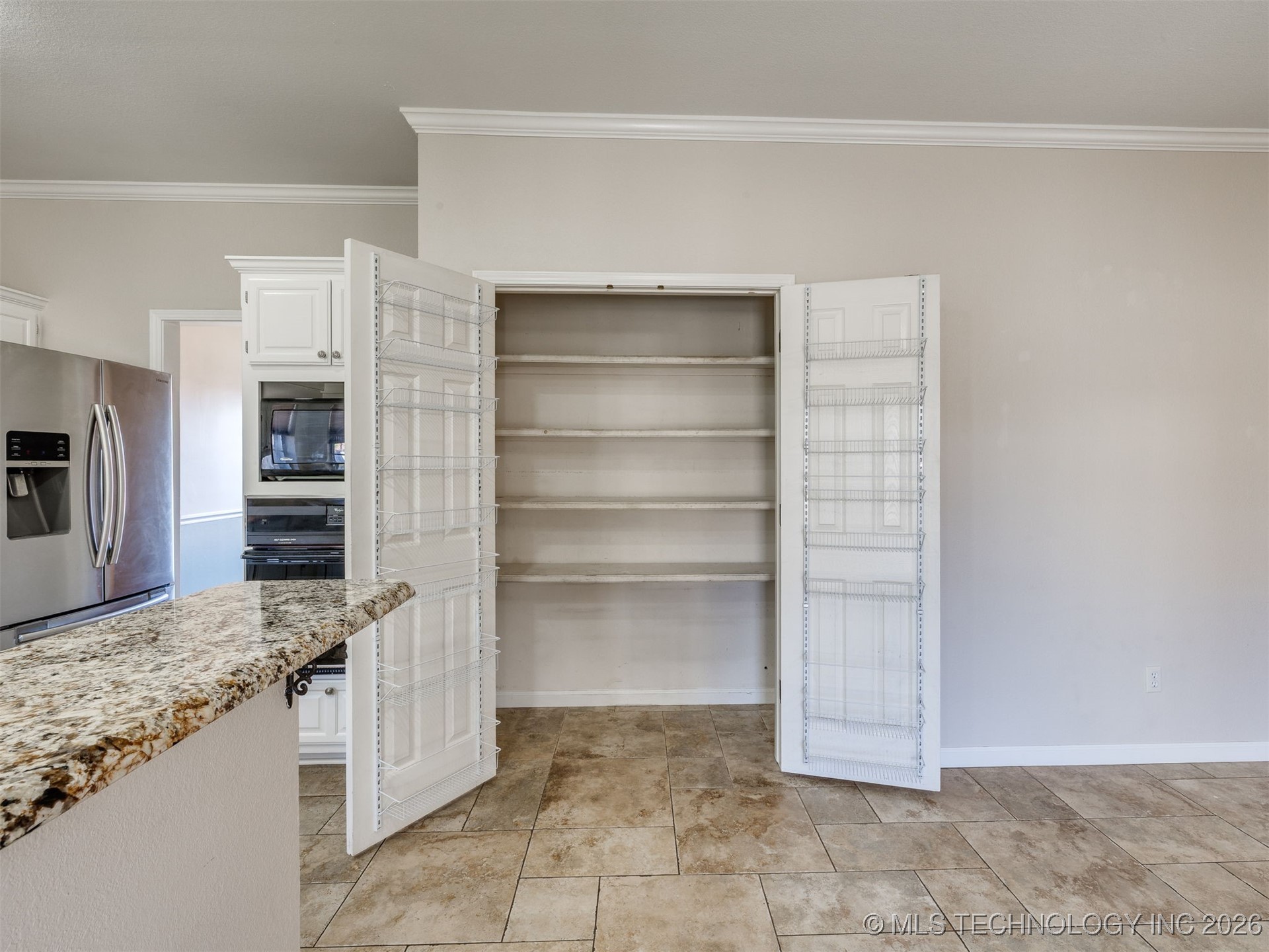 1004 S Yellowood Avenue Property Photo 24