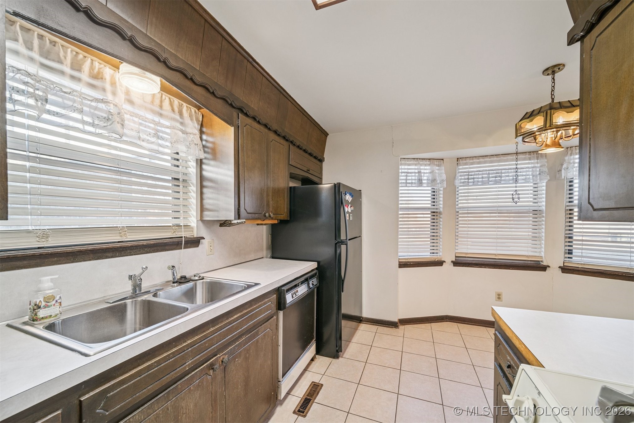 3331 S 125th East Avenue Property Photo 11