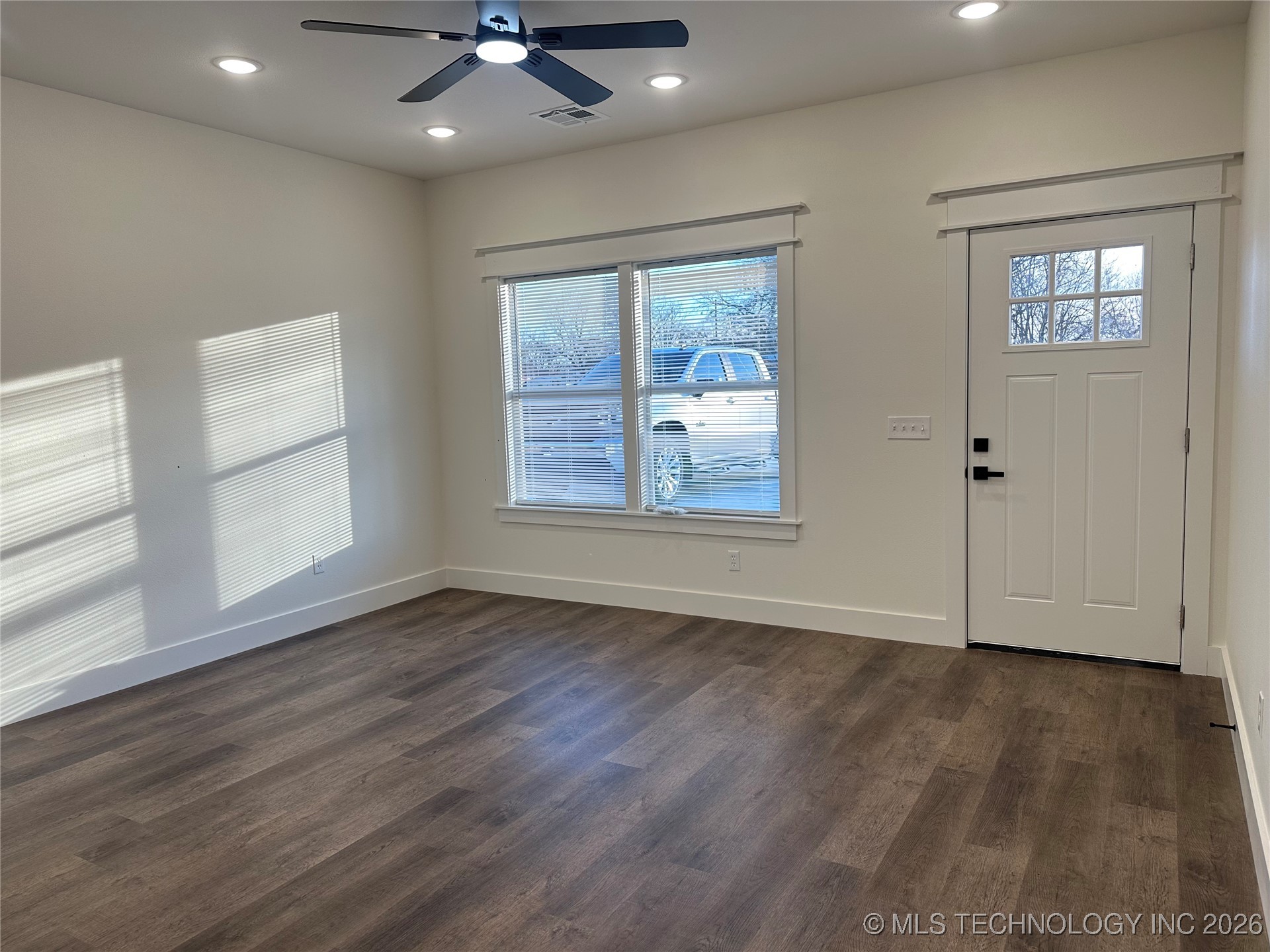 511 S Creek Avenue Property Photo 5