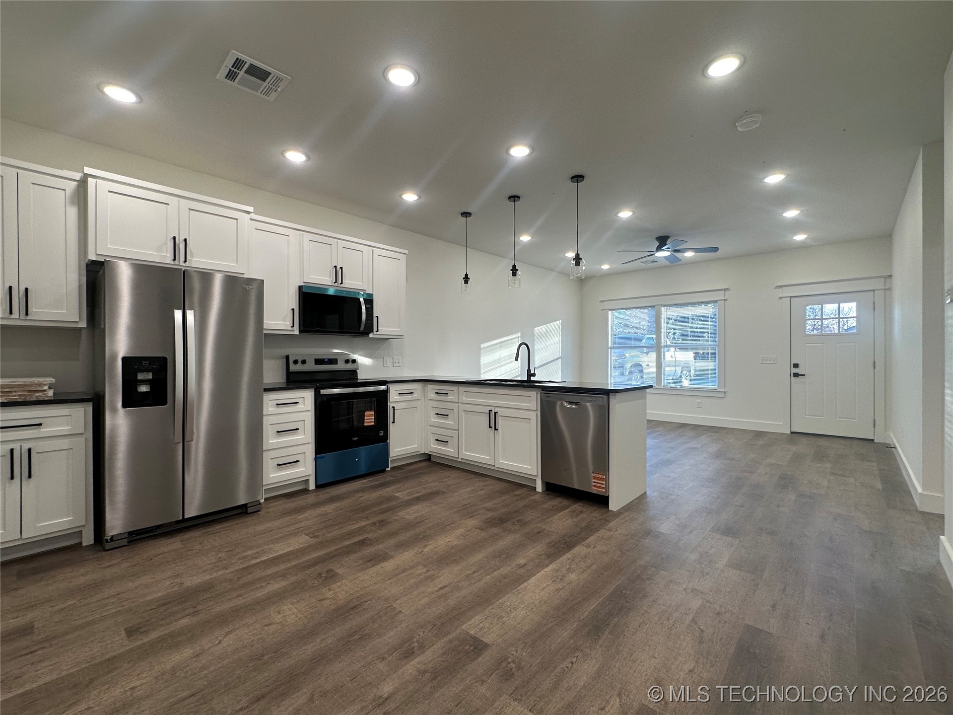 511 S Creek Avenue Property Photo 7