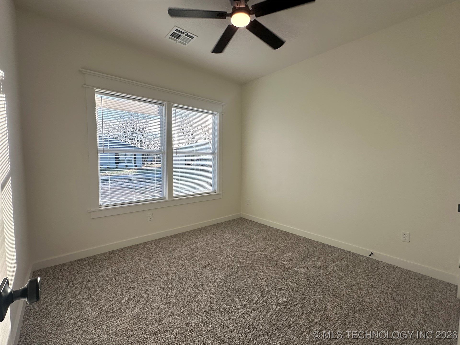 511 S Creek Avenue Property Photo 9