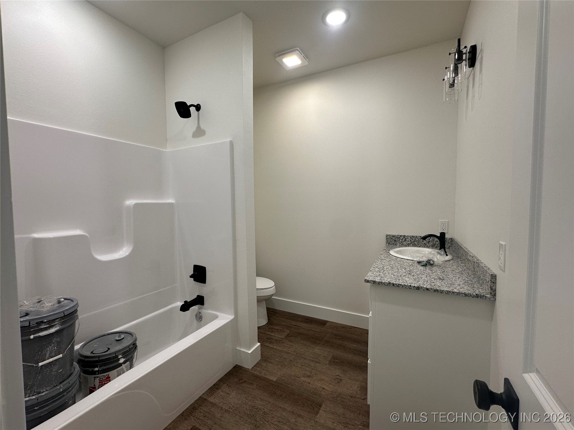 511 S Creek Avenue Property Photo 15