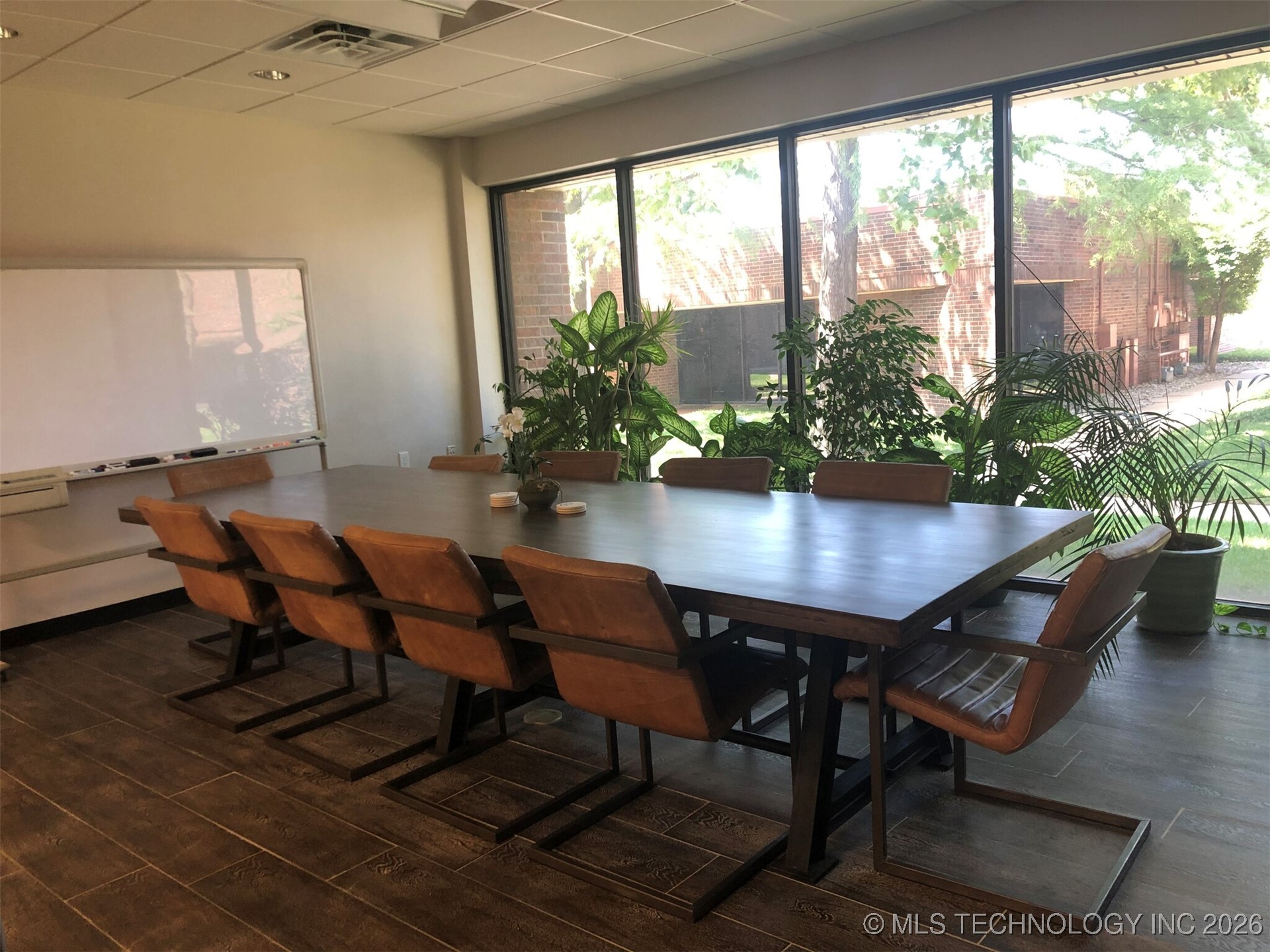 7100 N Classen Boulevard 400 Property Photo 4