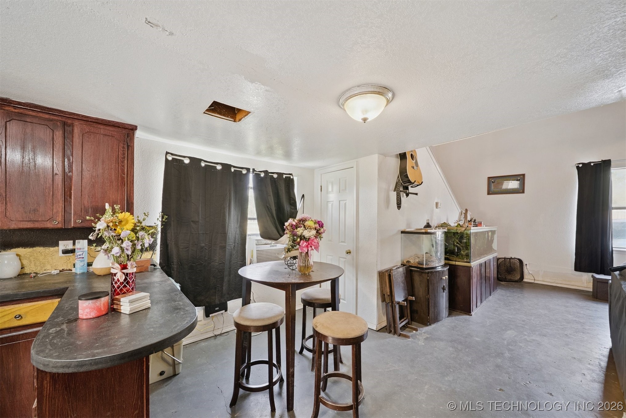 34 N Spruce Street Property Photo 4