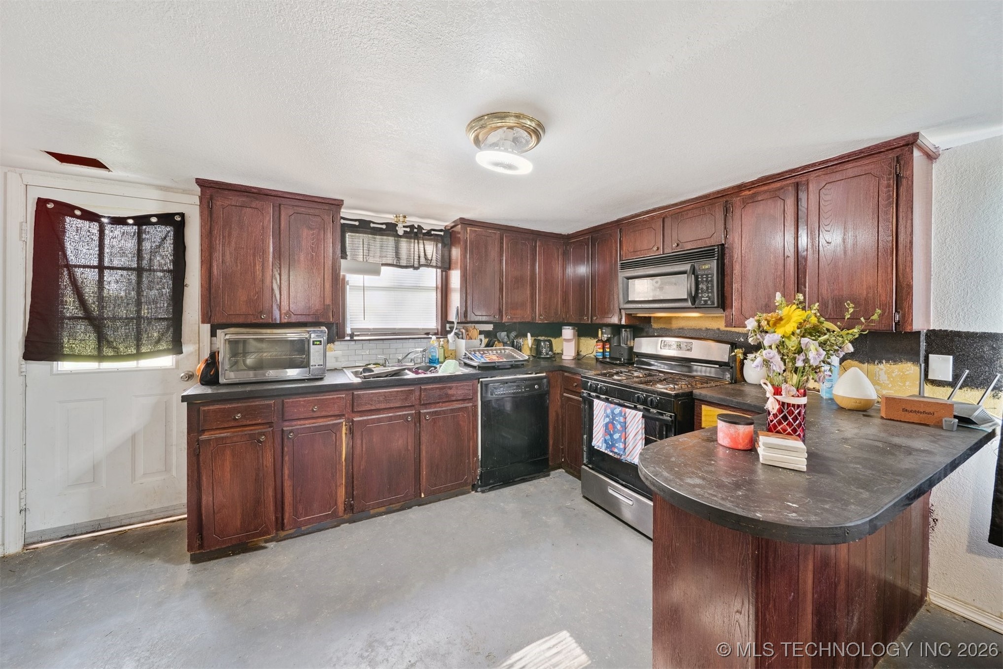 34 N Spruce Street Property Photo 5