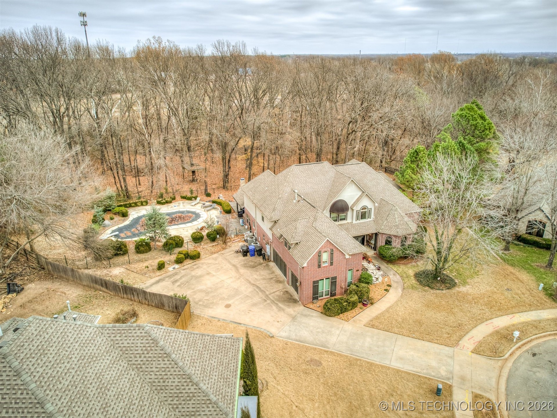 6301 S 5th Avenue Property Photo 2